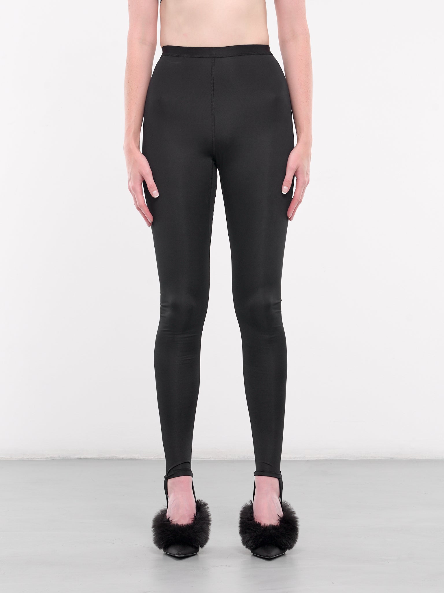 Foot Loop Leggings (02-122924-BLACK)