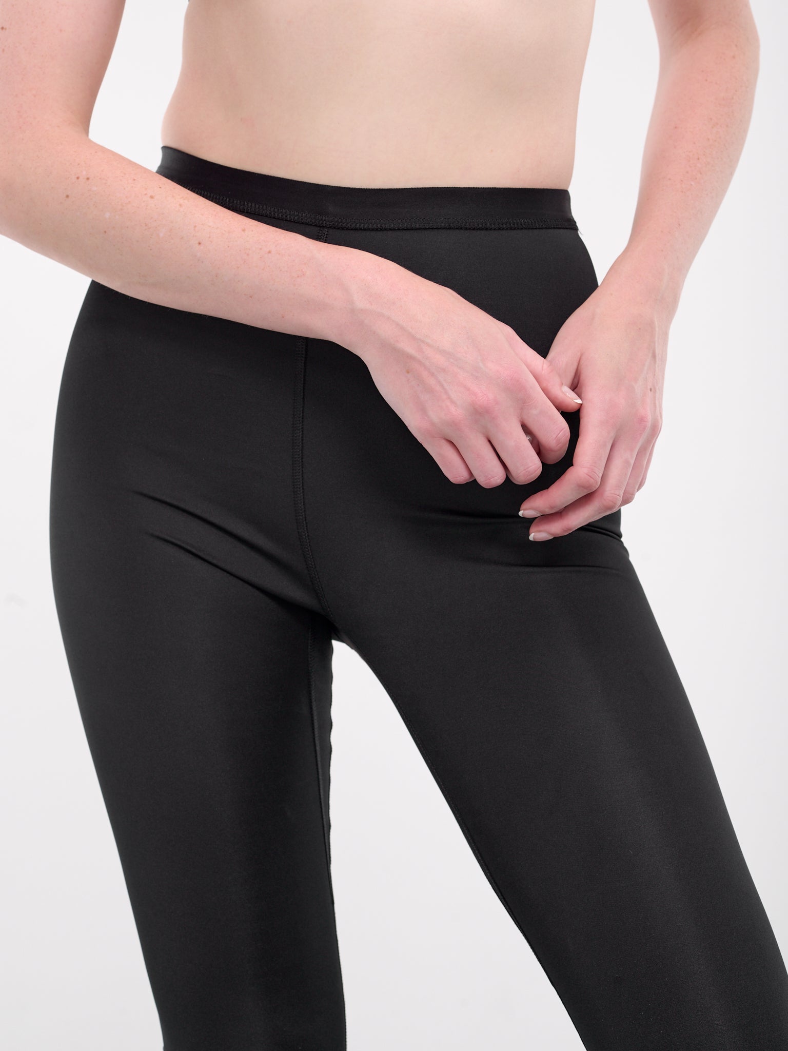 Foot Loop Leggings (02-122924-BLACK)