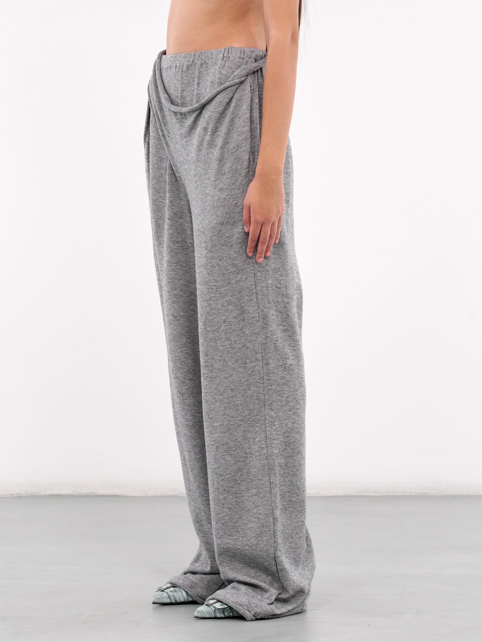 Asymmetric Strap Sweatpants (2204080211-GREY)