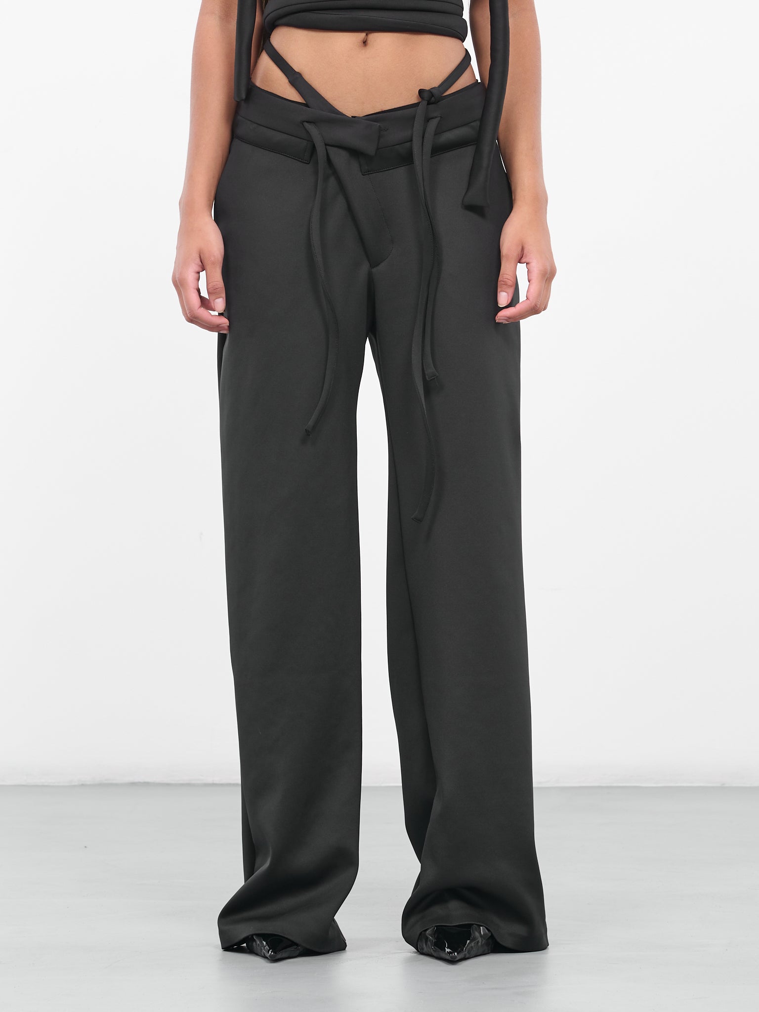Lululemon Noir Crop Size 6 Black Pants High Waisted Belted Wide