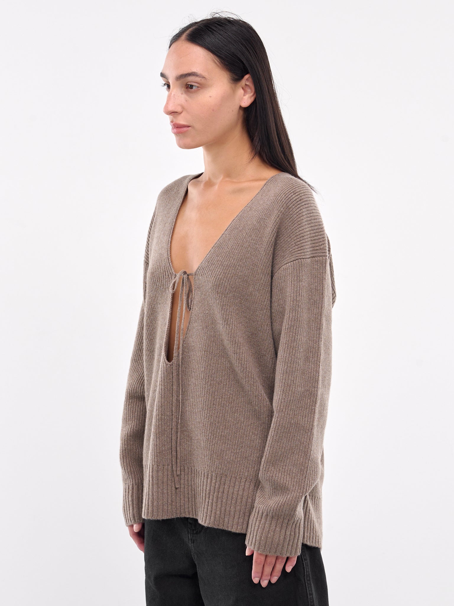 Cashmere V-Neck Sweater (24031014-TAUPE)