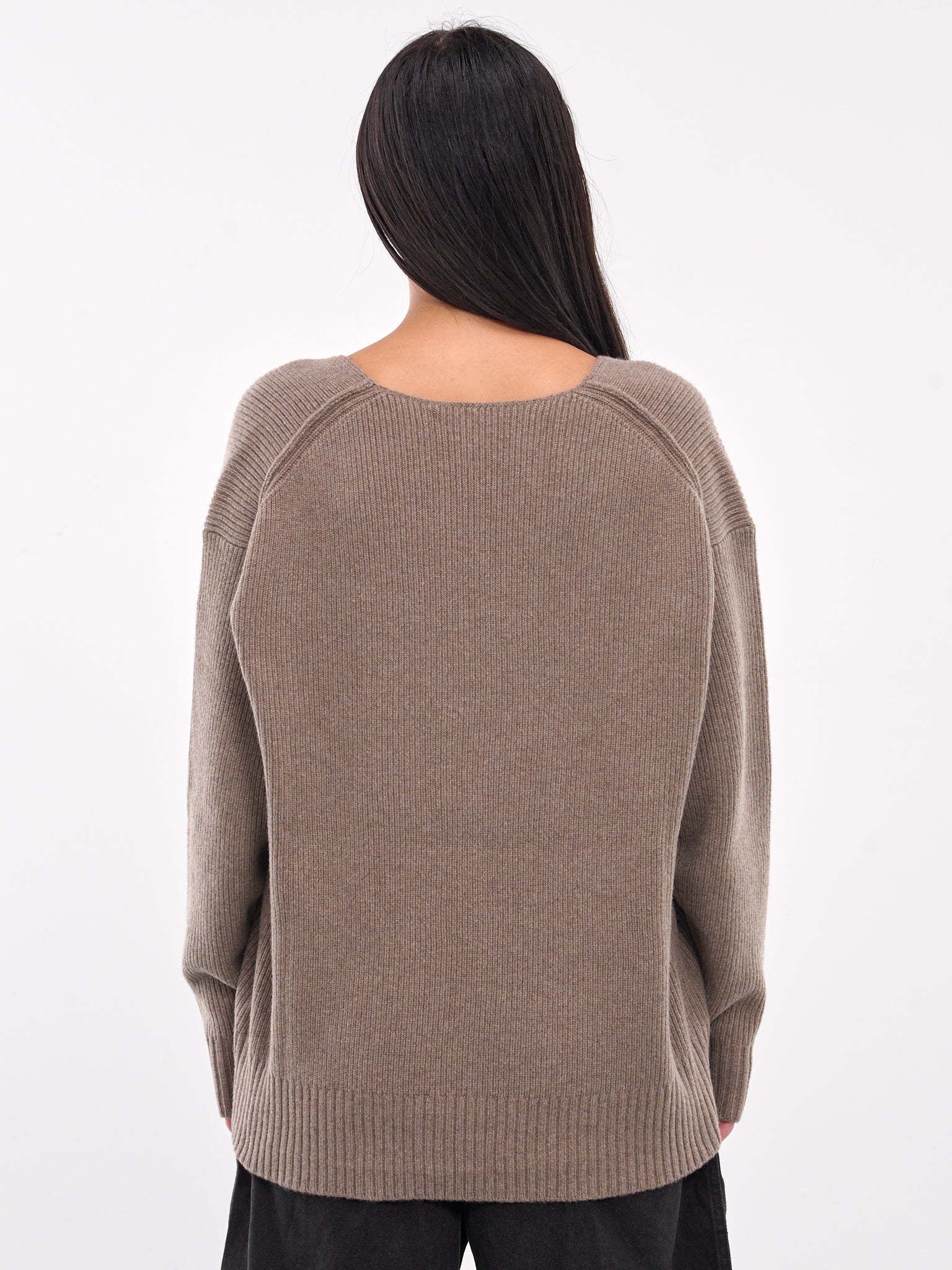 Cashmere V-Neck Sweater (24031014-TAUPE)