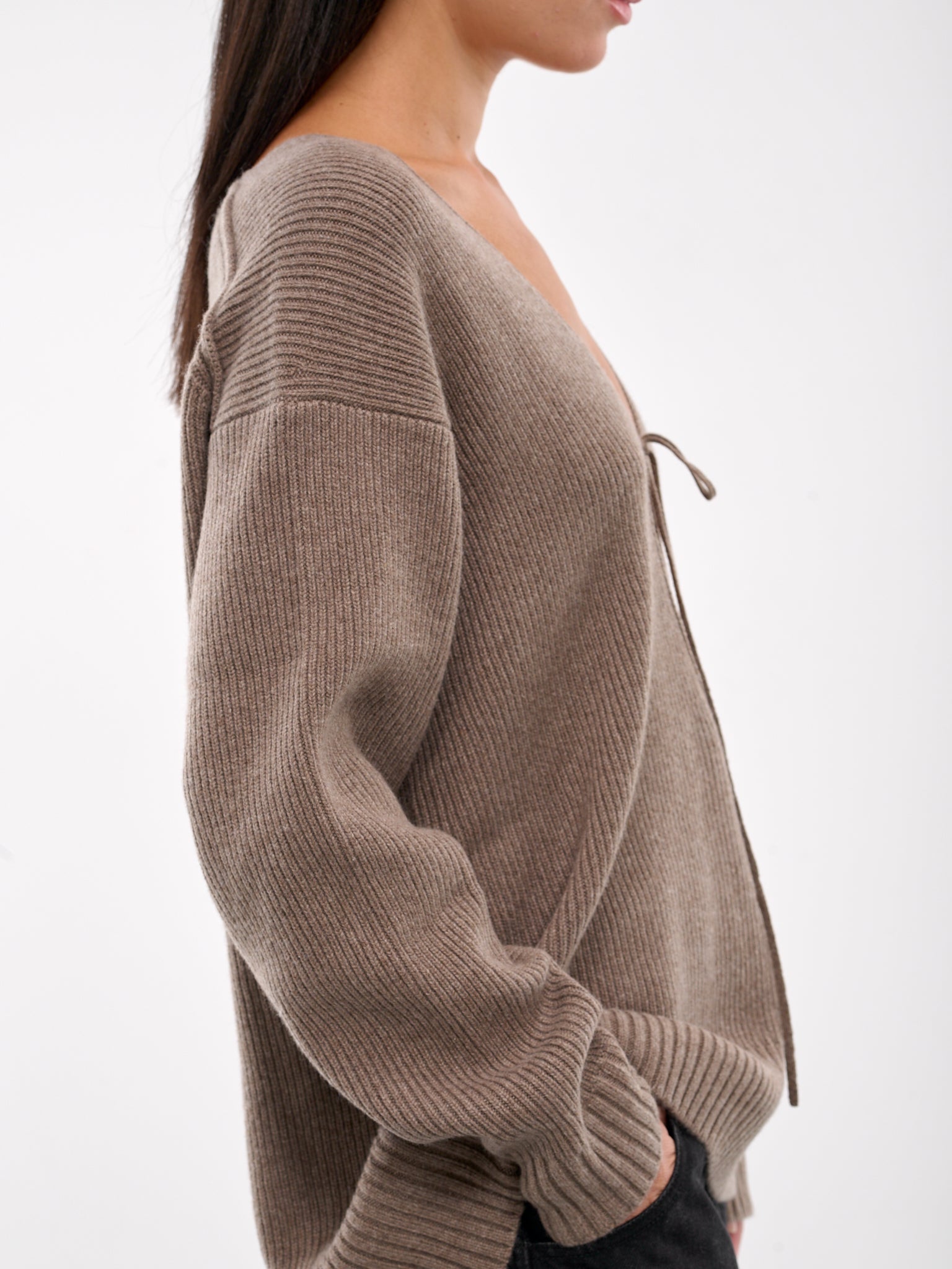 Cashmere V-Neck Sweater (24031014-TAUPE)