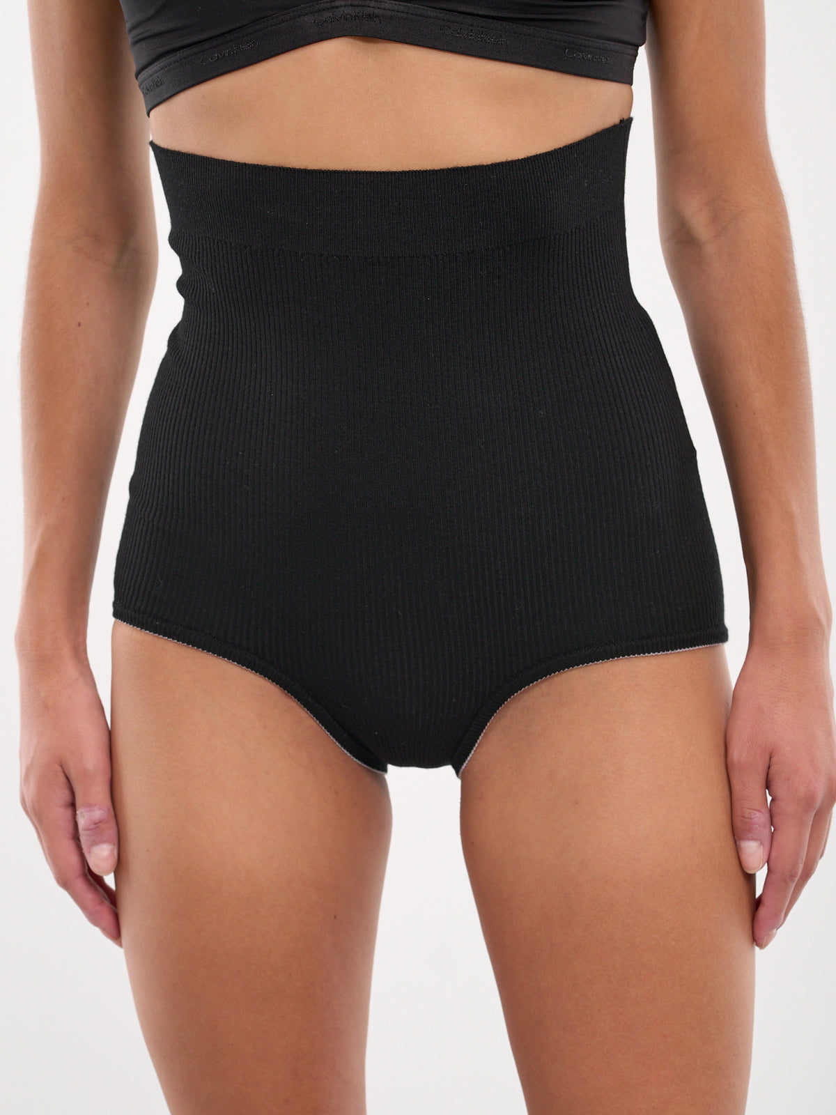 The Spiaggia Knit Shorts (243KN508-2323-BLACK)