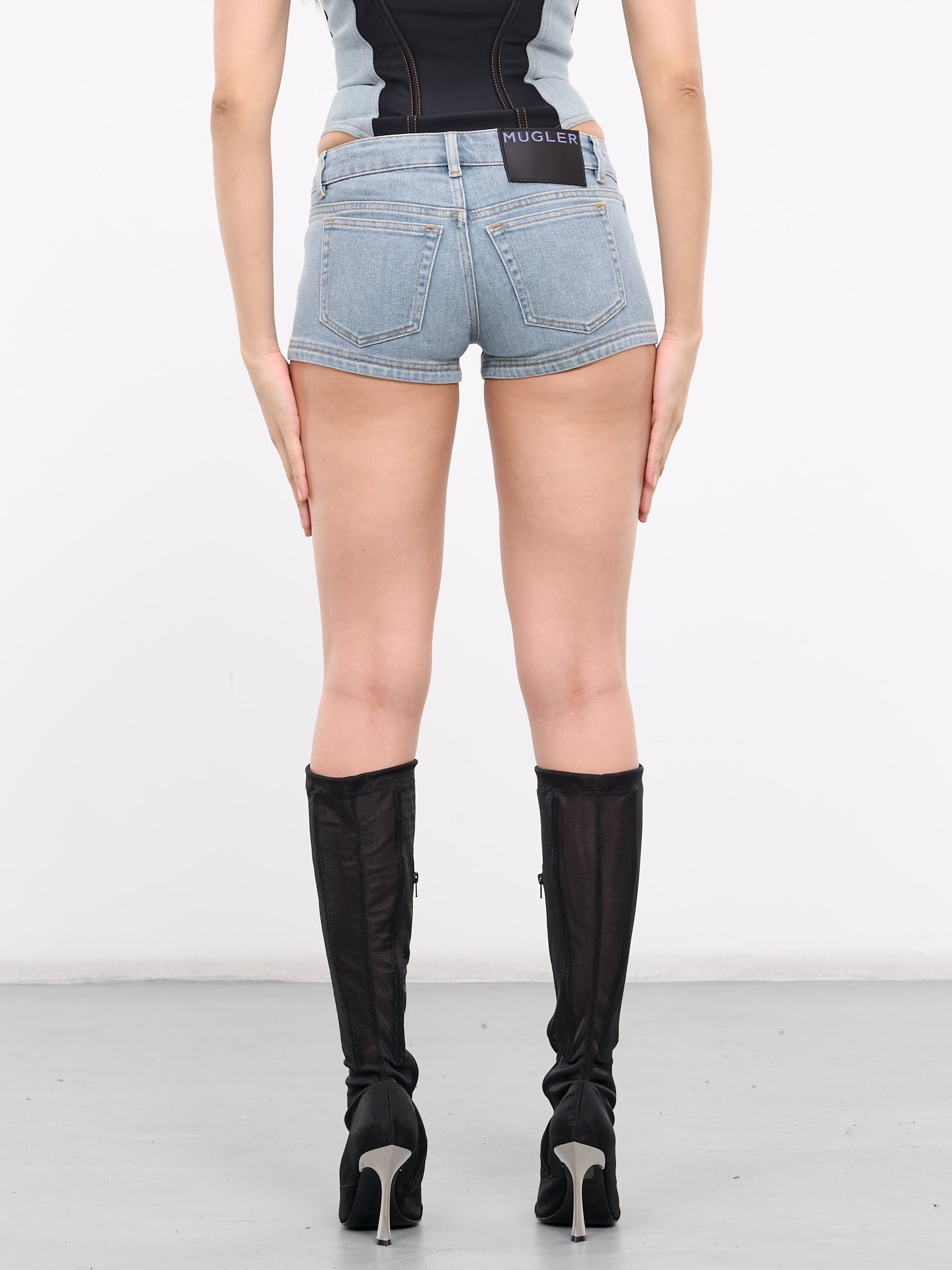 Low-Rise Denim Shorts (24P6PA0422211-LIGHT-BLUE)