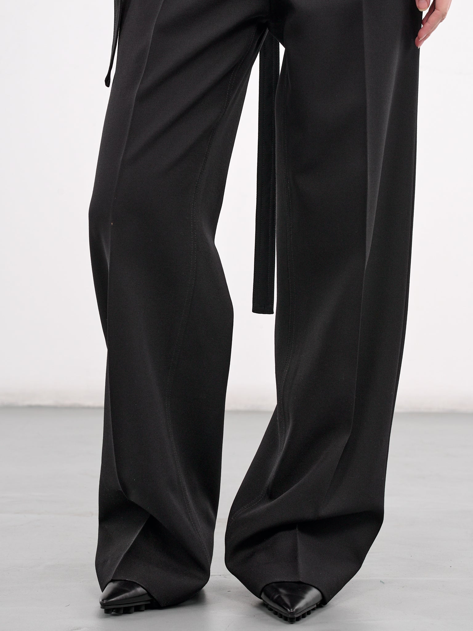 The Strapped Suit Pants (25-33-F-CB024-C084-BLACK)