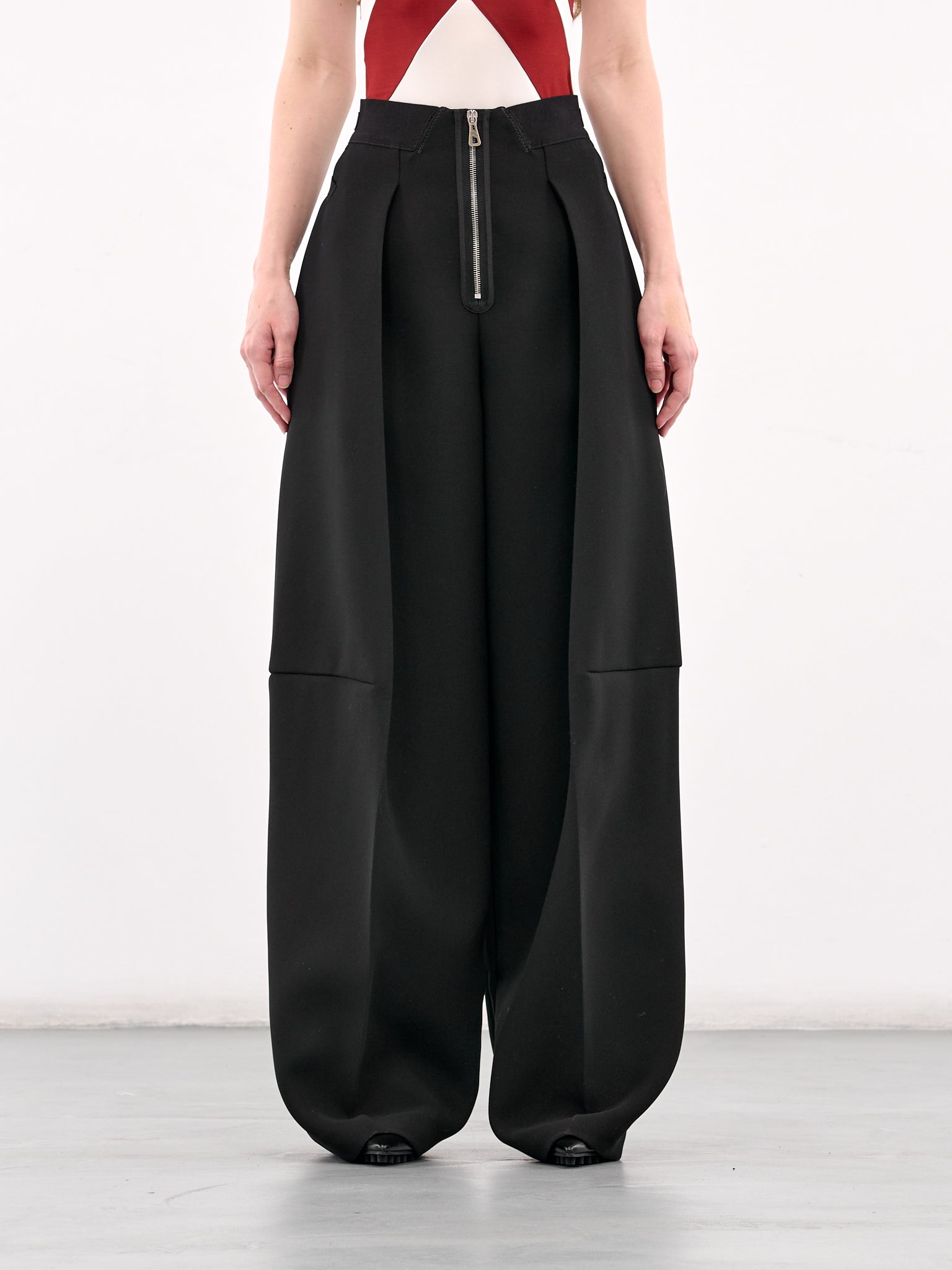 The Crepe Pants (25-33-F-PA187-C081-BLACK)