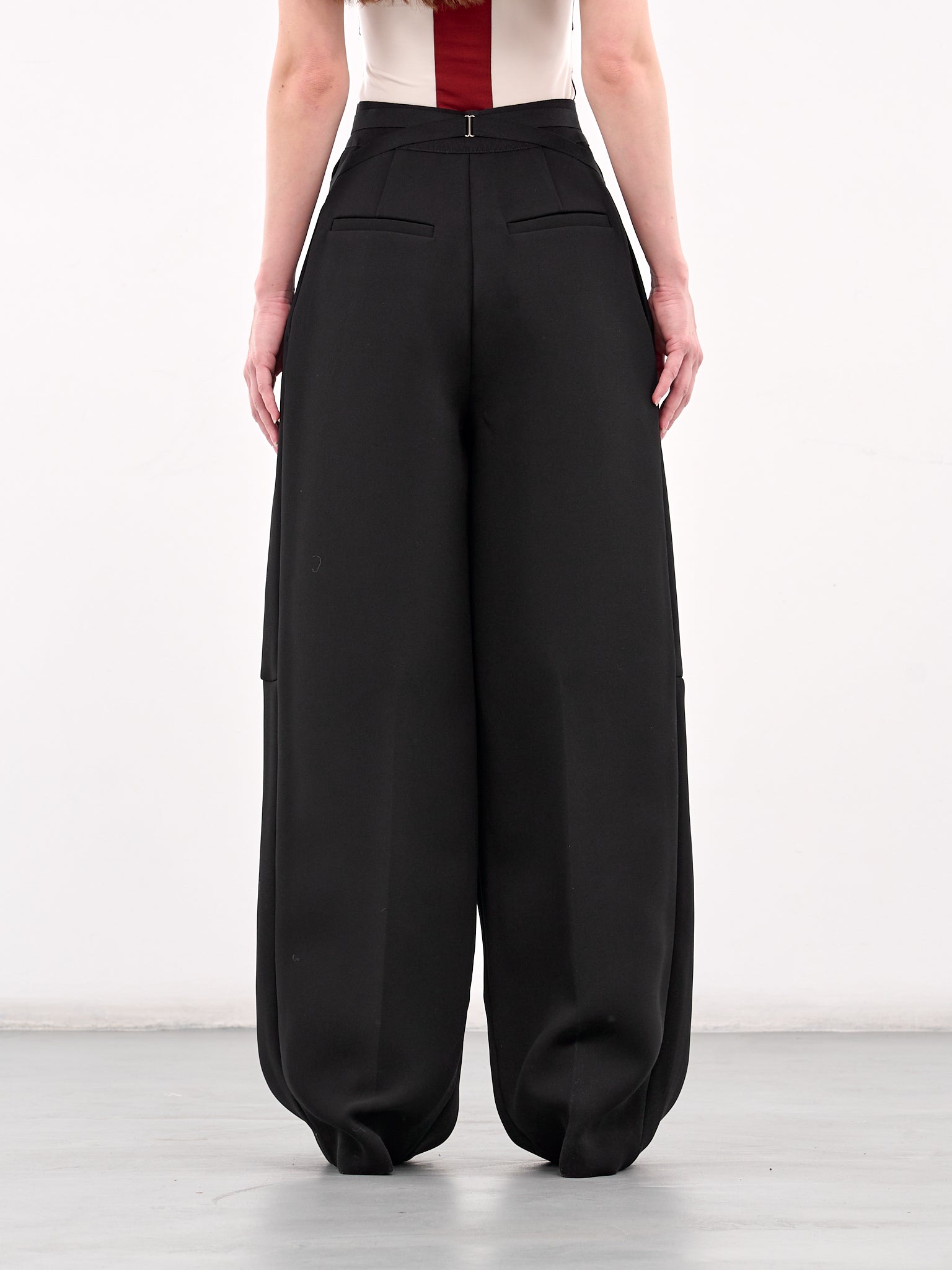 The Crepe Pants (25-33-F-PA187-C081-BLACK)