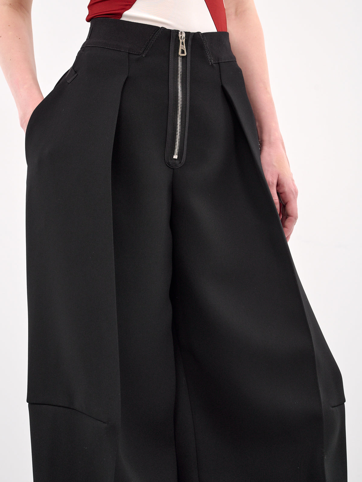 The Crepe Pants (25-33-F-PA187-C081-BLACK)