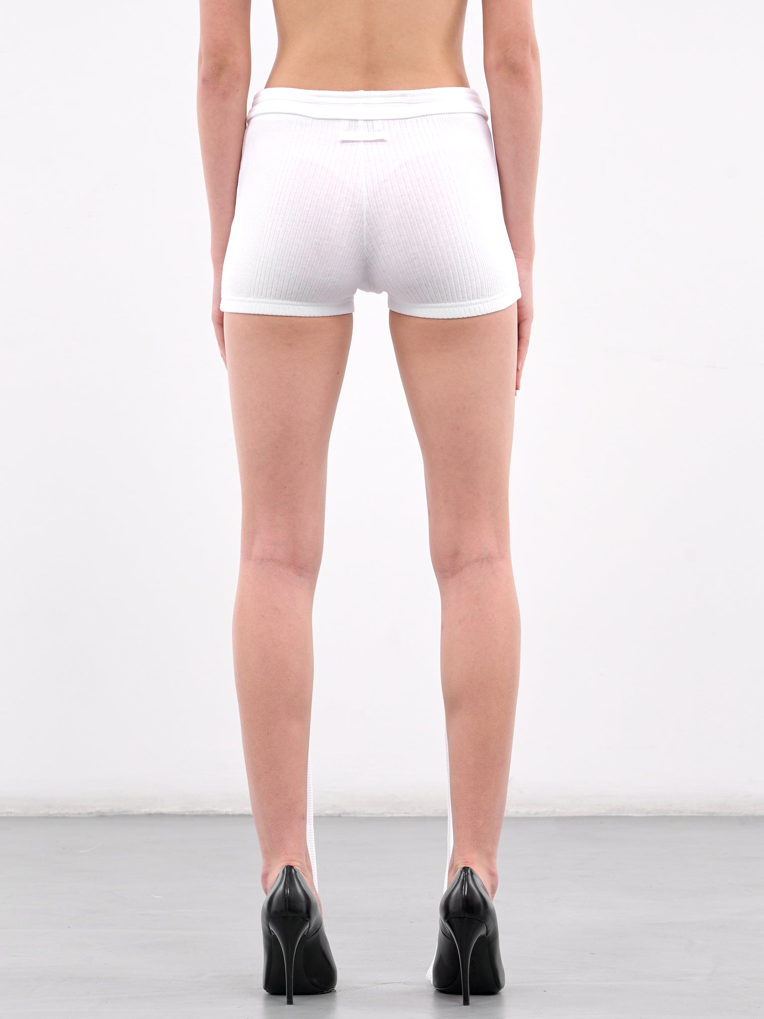 The Patch Shorts (25-33-F-SH039P-J054-WHITE)