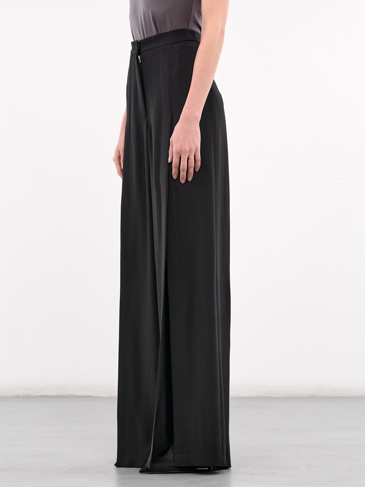 Wide Leg Slit Buckled Trousers (25P1PA0493196-BLACK)