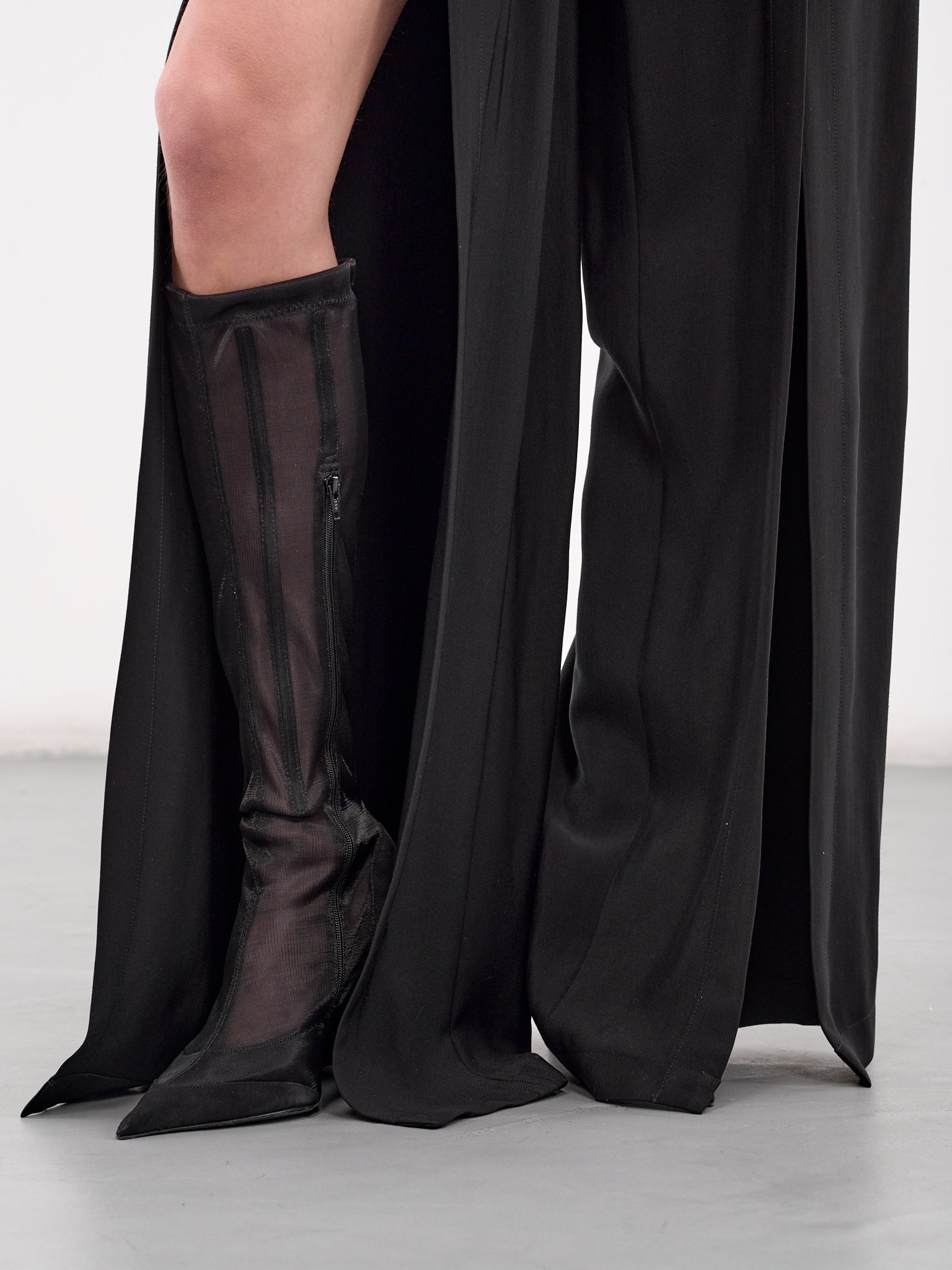 Wide Leg Slit Buckled Trousers (25P1PA0493196-BLACK)