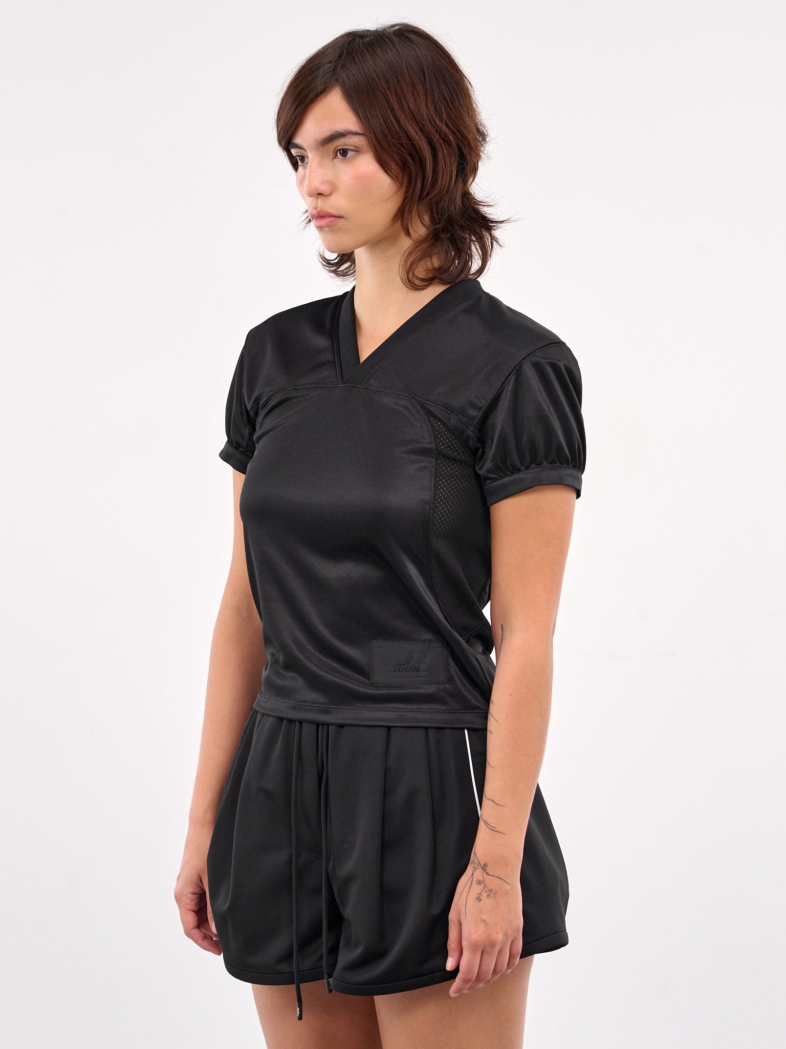 V-Neck Paneled Tee (5542W065-BLACK)