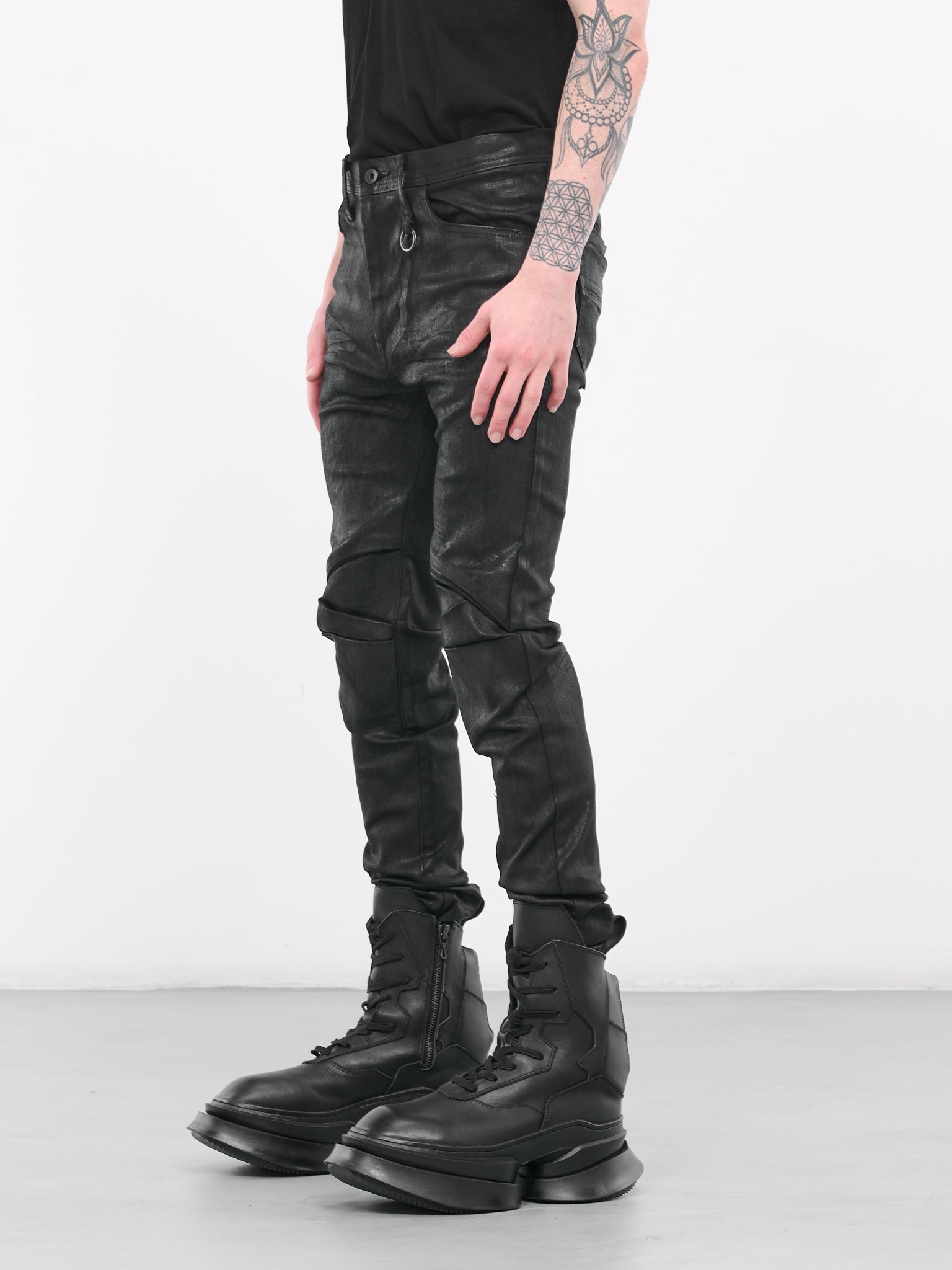 Julius Skinny-Fit Cargo Jeans