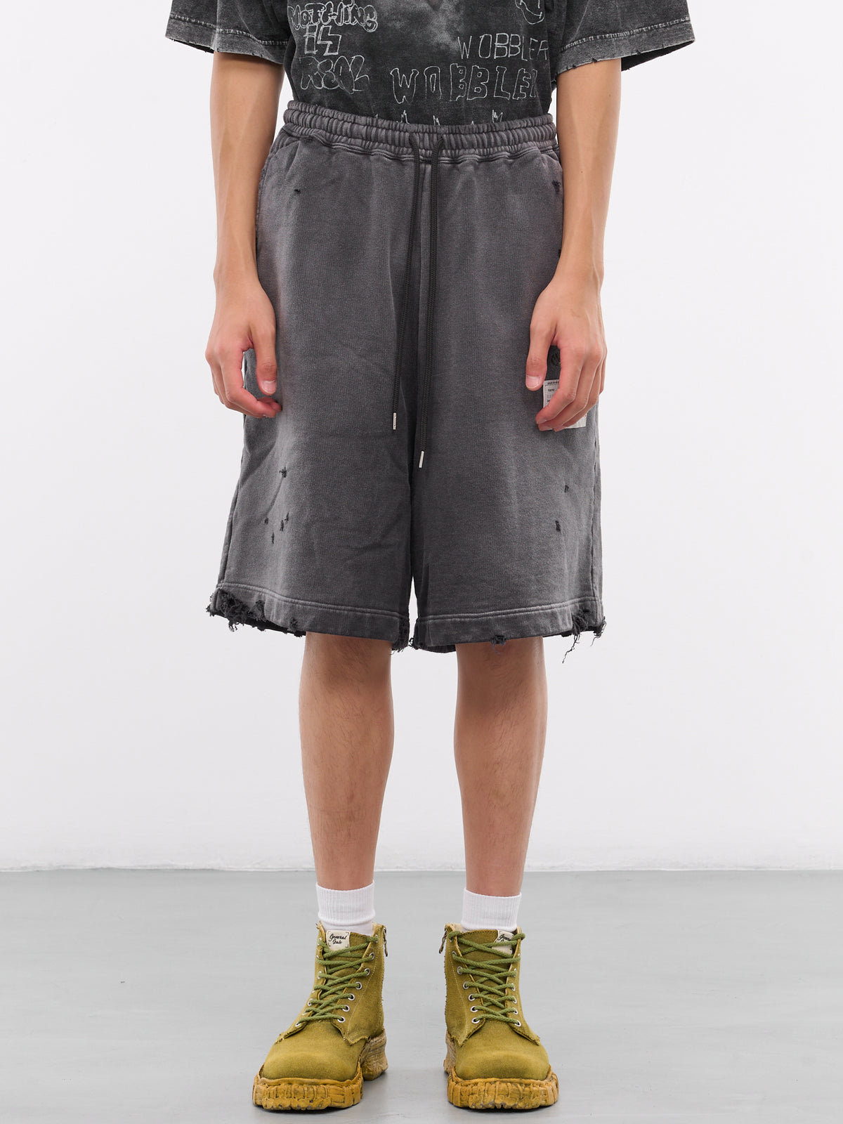 Distressed Sweat Shorts (A13SP544-BLACK)