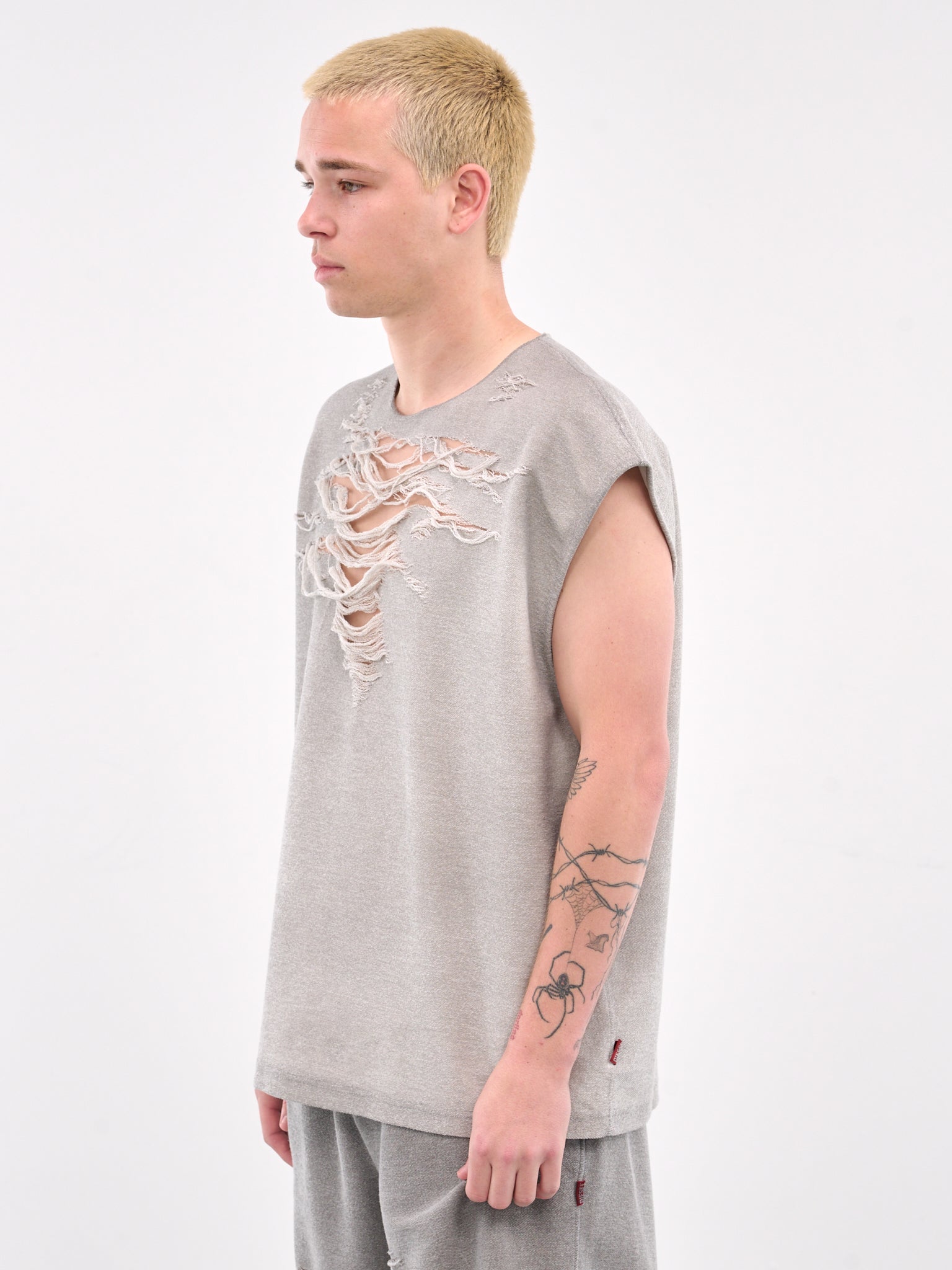 Sleeveless Distressed Top (A19115-0PLAI-GREY)