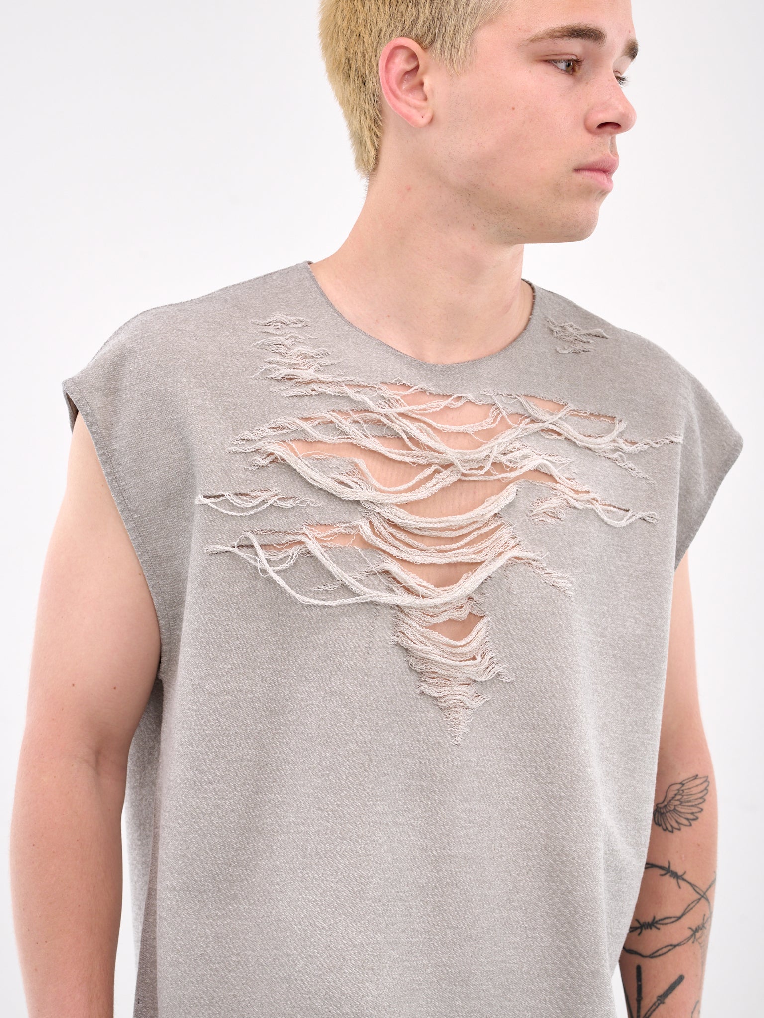 Sleeveless Distressed Top (A19115-0PLAI-GREY)