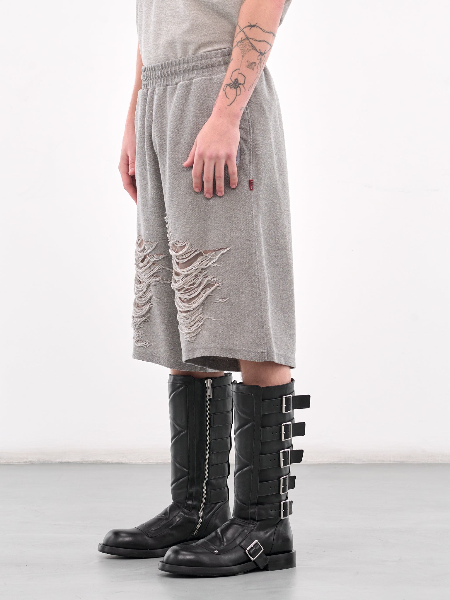 Distressed Sweat Shorts (A19116-0PLAI-GREY)