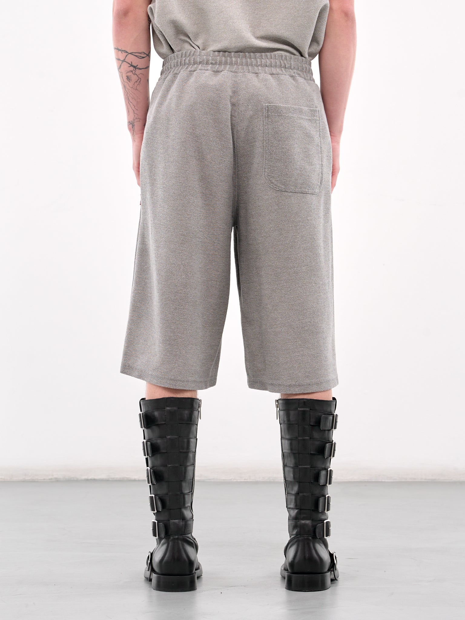 Distressed Sweat Shorts (A19116-0PLAI-GREY)