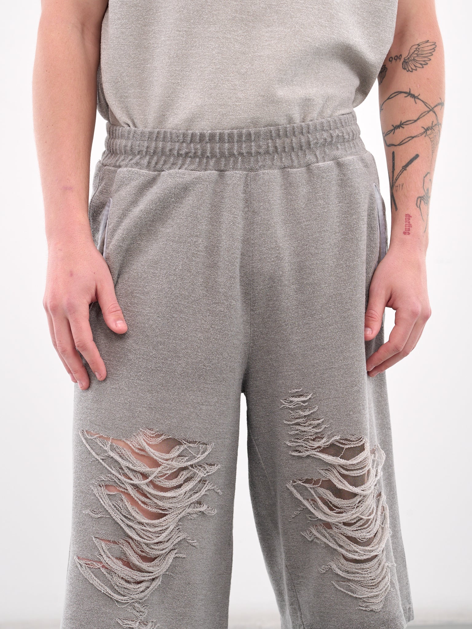 Distressed Sweat Shorts (A19116-0PLAI-GREY)