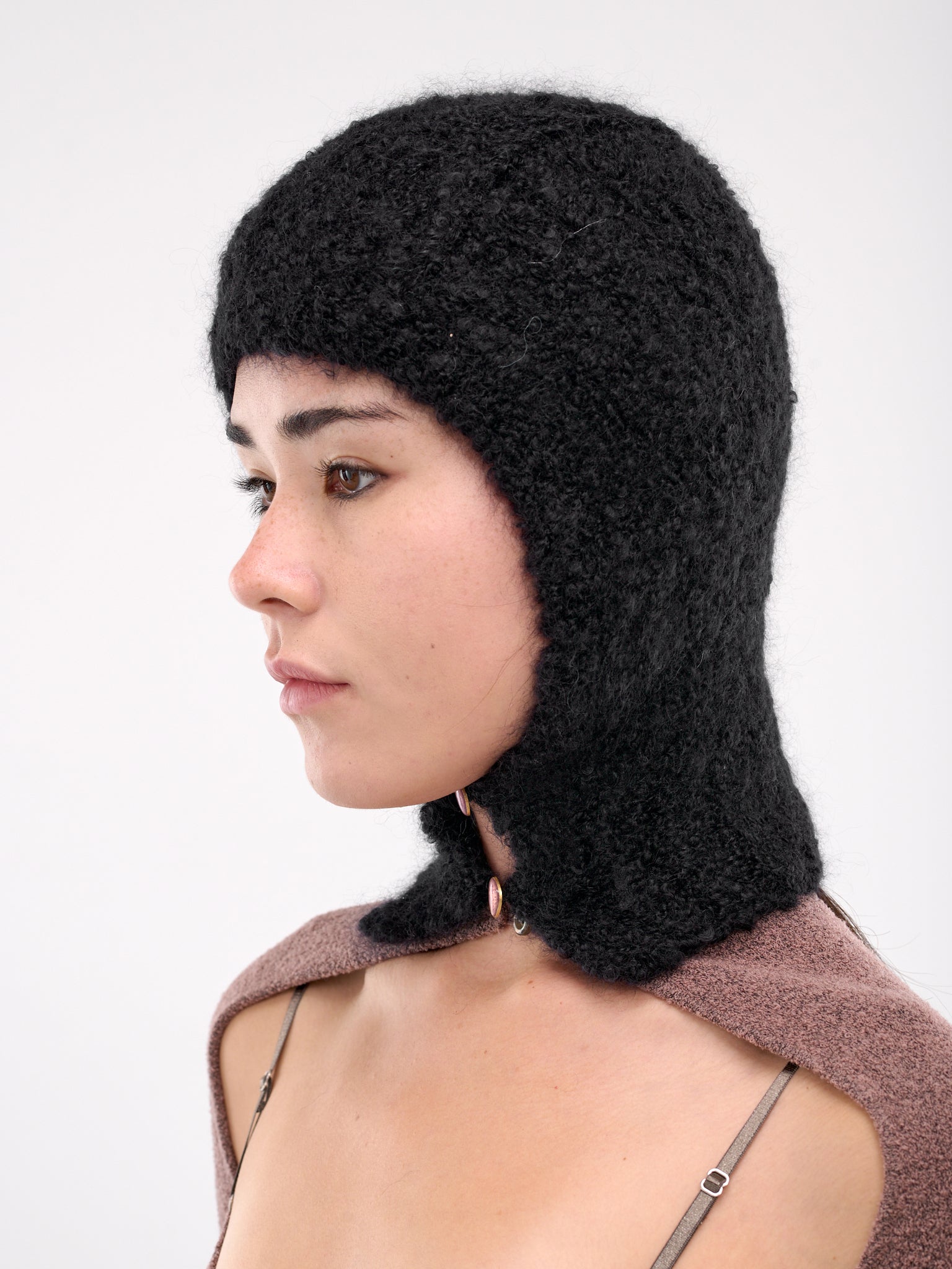 Furry Cut-Out Beanie (AC04O-ONYX)