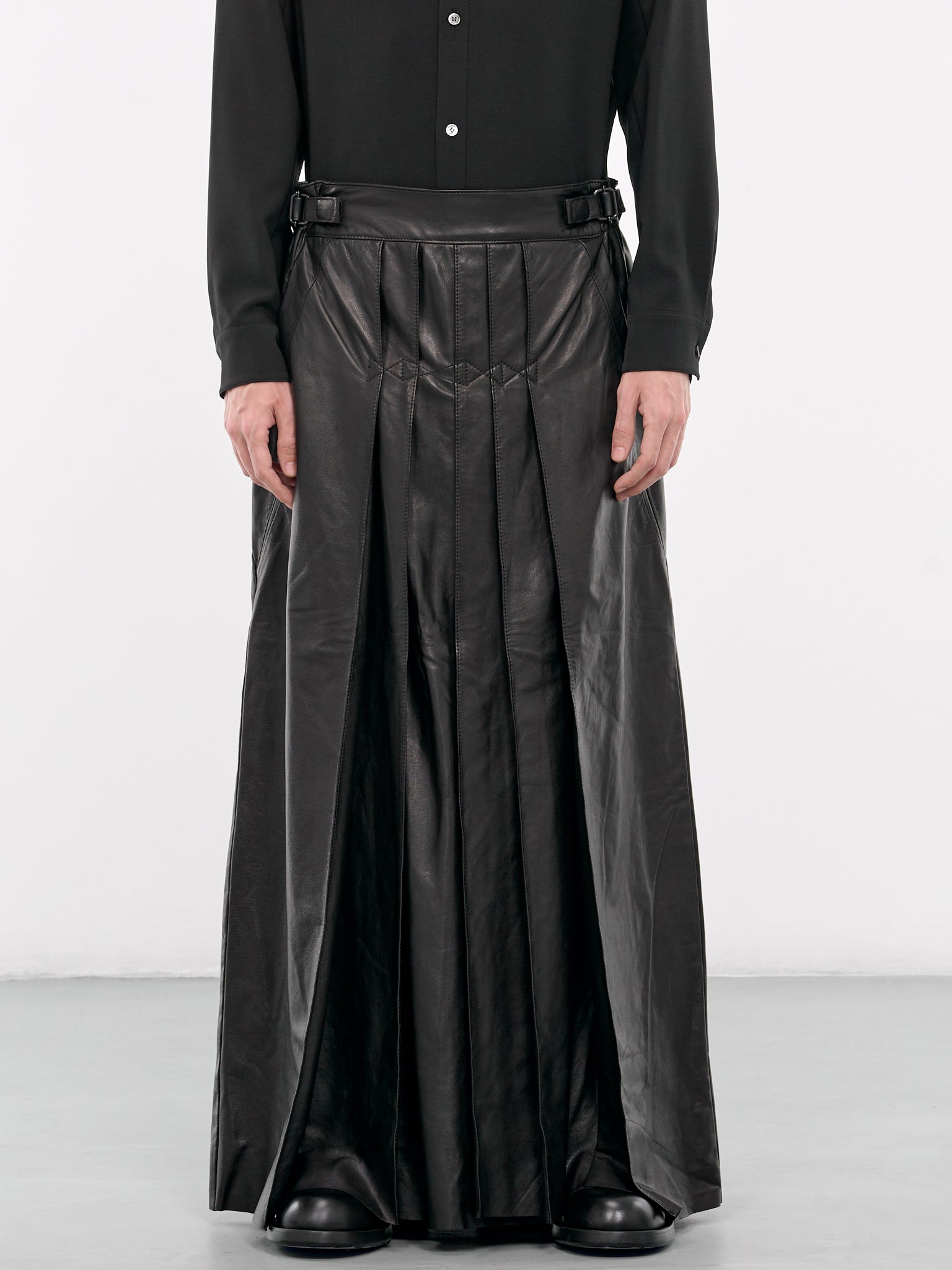 A LEATHER Leather Pleated Skirt | H. Lorenzo - front