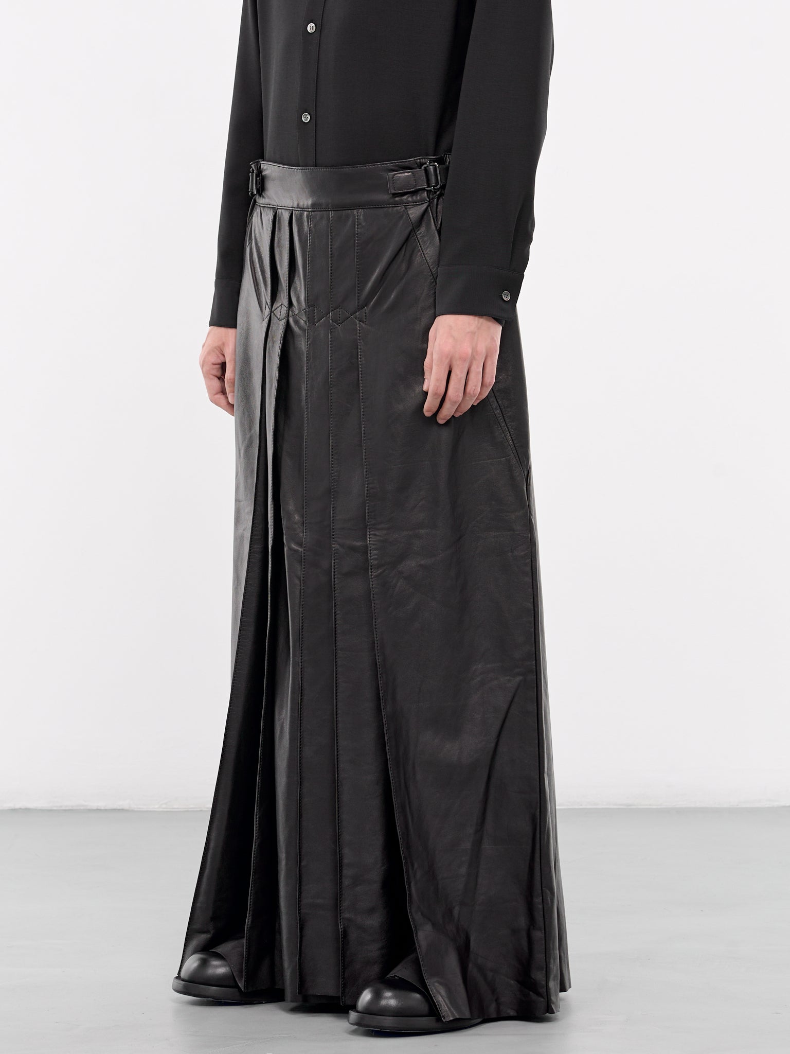 A LEATHER Leather Pleated Skirt | H. Lorenzo - side