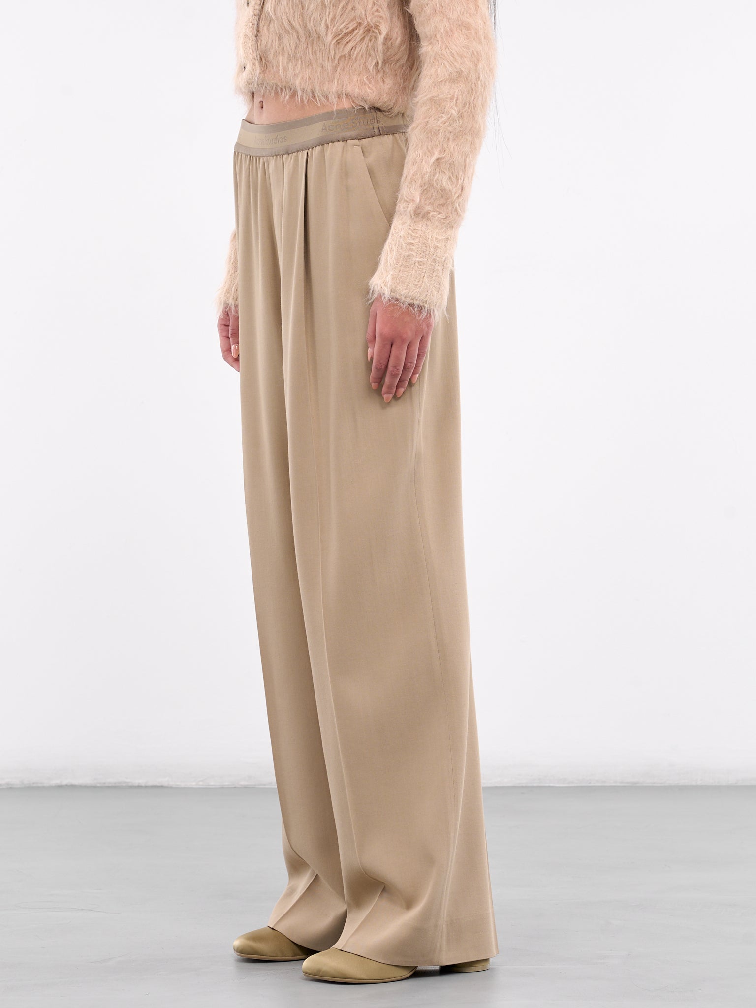 Logo Tape Trousers (AK0826-CAMEL-BEIGE)