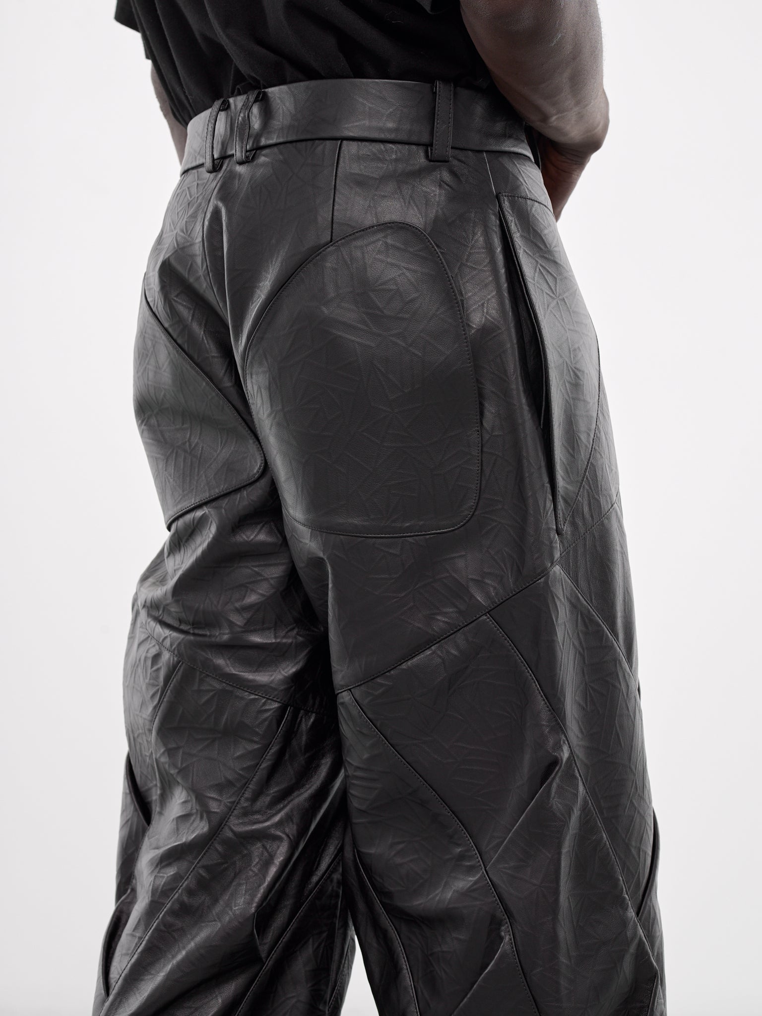 Spiral Trap Leather Trousers (AWLP01-BLACK)