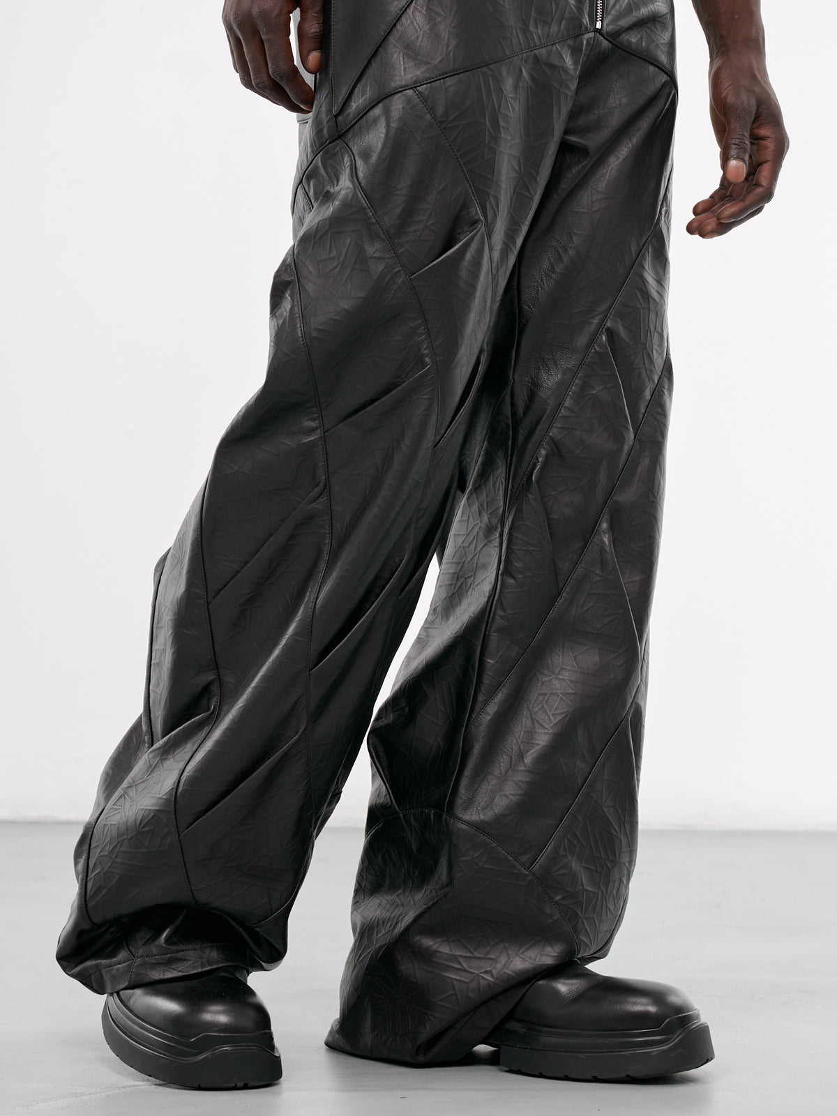 Spiral Trap Leather Trousers (AWLP01-BLACK)