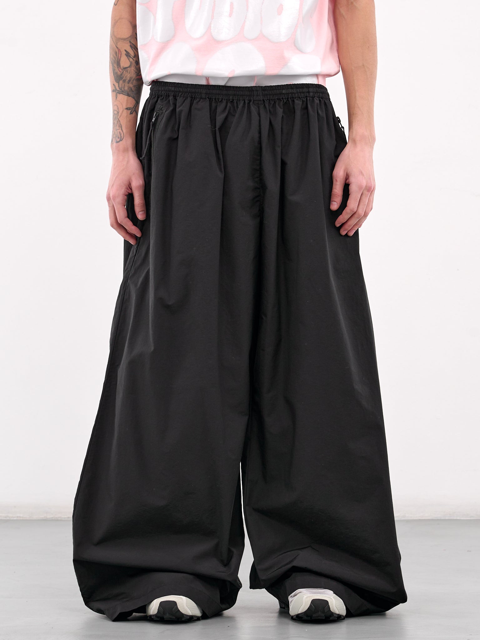 Relaxed Fit Trousers (BK0670-BLACK)