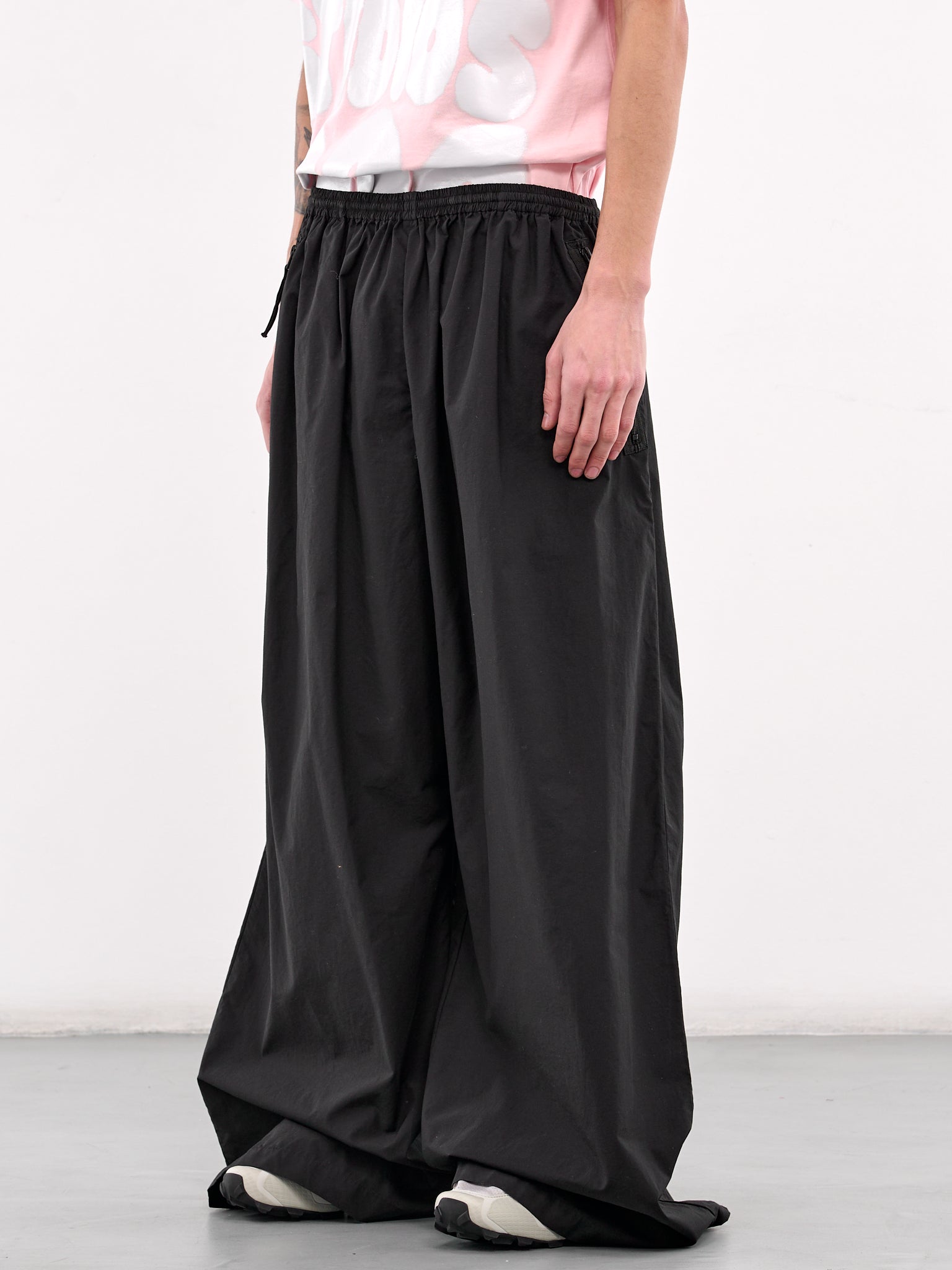 Relaxed Fit Trousers (BK0670-BLACK)