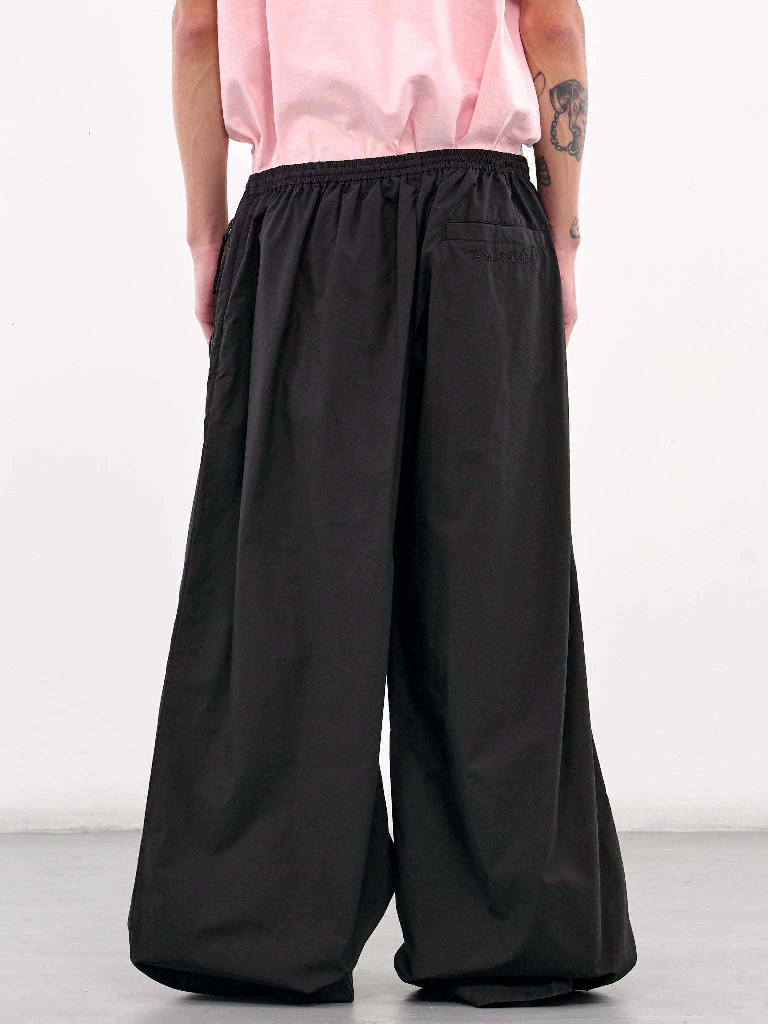 Relaxed Fit Trousers (BK0670-BLACK)