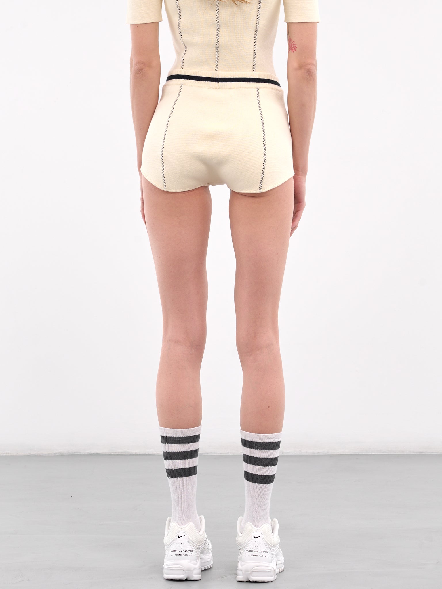 Contrast Stitch Culotte Shorts (BWHM001-KNI001-TOFU)