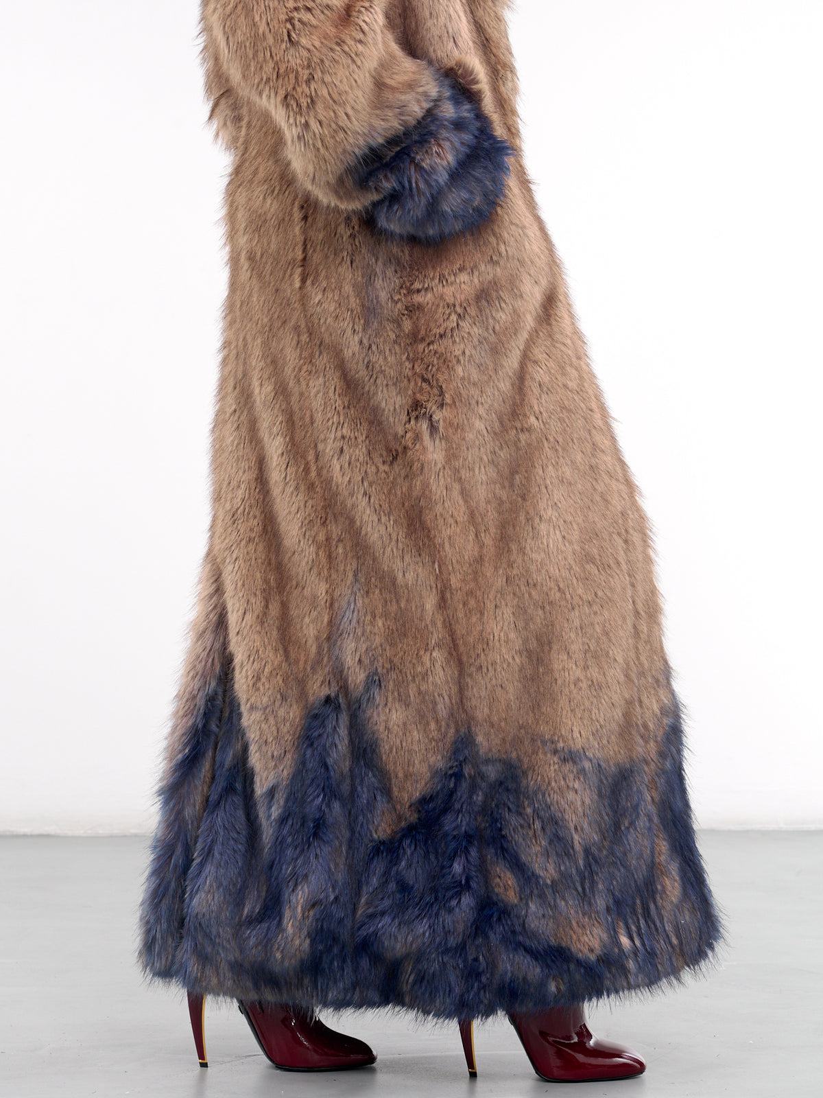 Spray Faux Fur Coat (COPM23F9006-BROWN-BLUE)