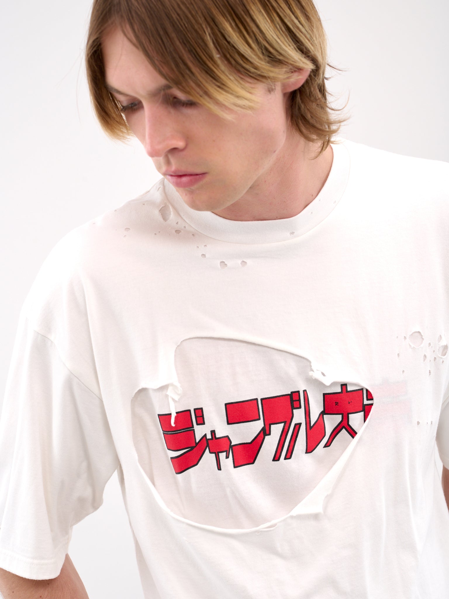 Distressed Graphic Tee (CT-SV-NGS-1009-WHITE)