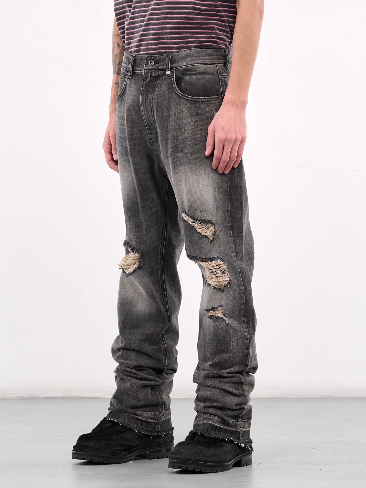 Distressed Denim Trousers (DPO-25-333-BLACK)