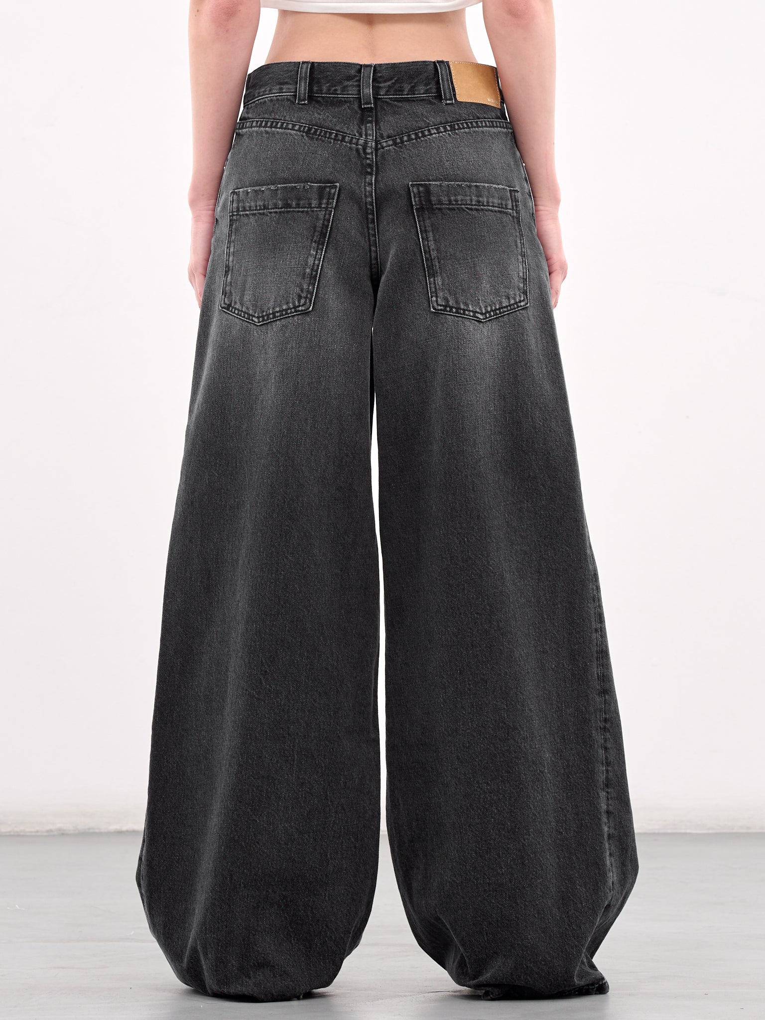 Oversized Denim Trousers (DP0-25-396-W-BLACK)