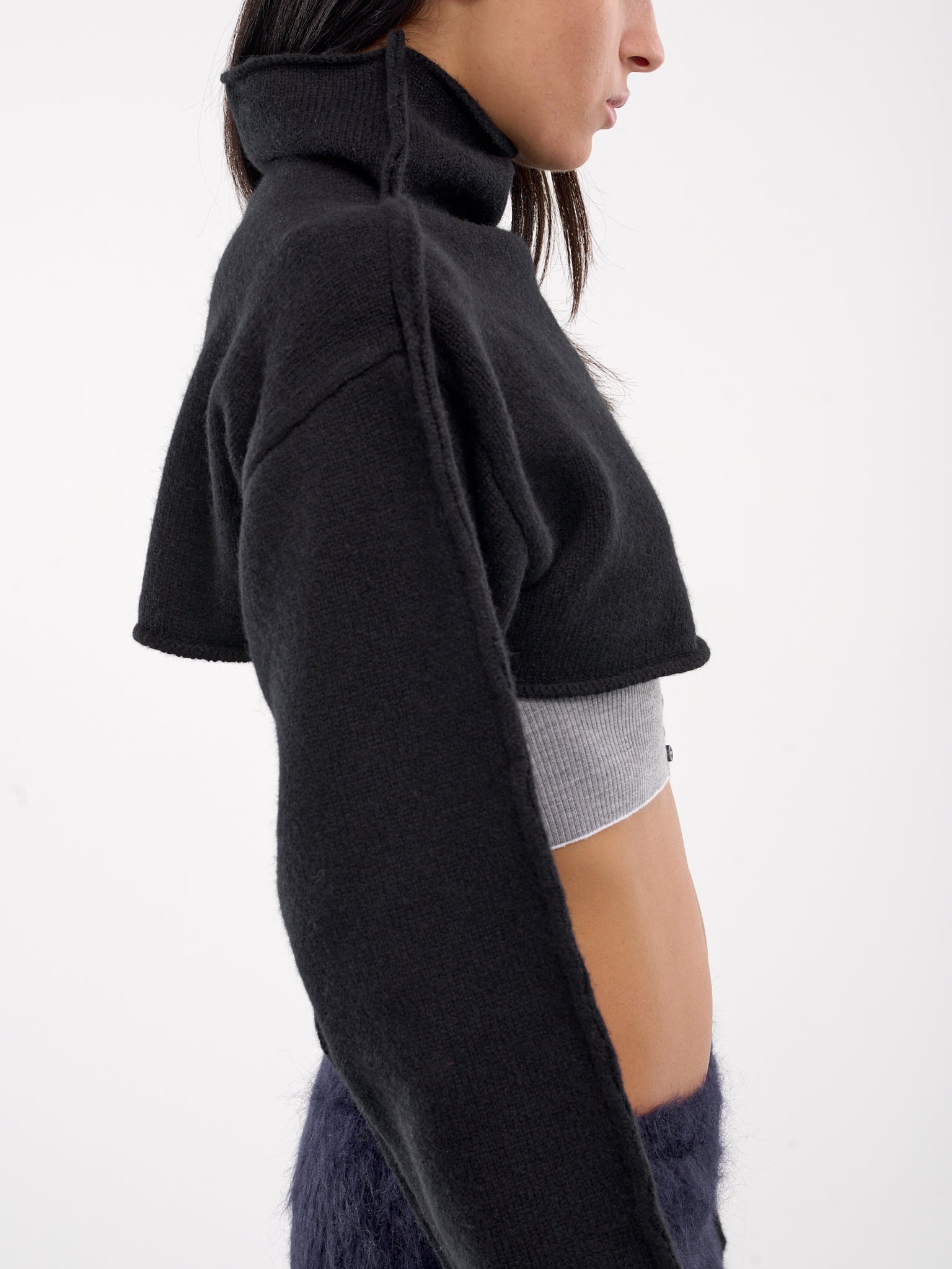 Cropped Turtleneck Sweater (DVMD0189A0-UFWH21-BLACK)