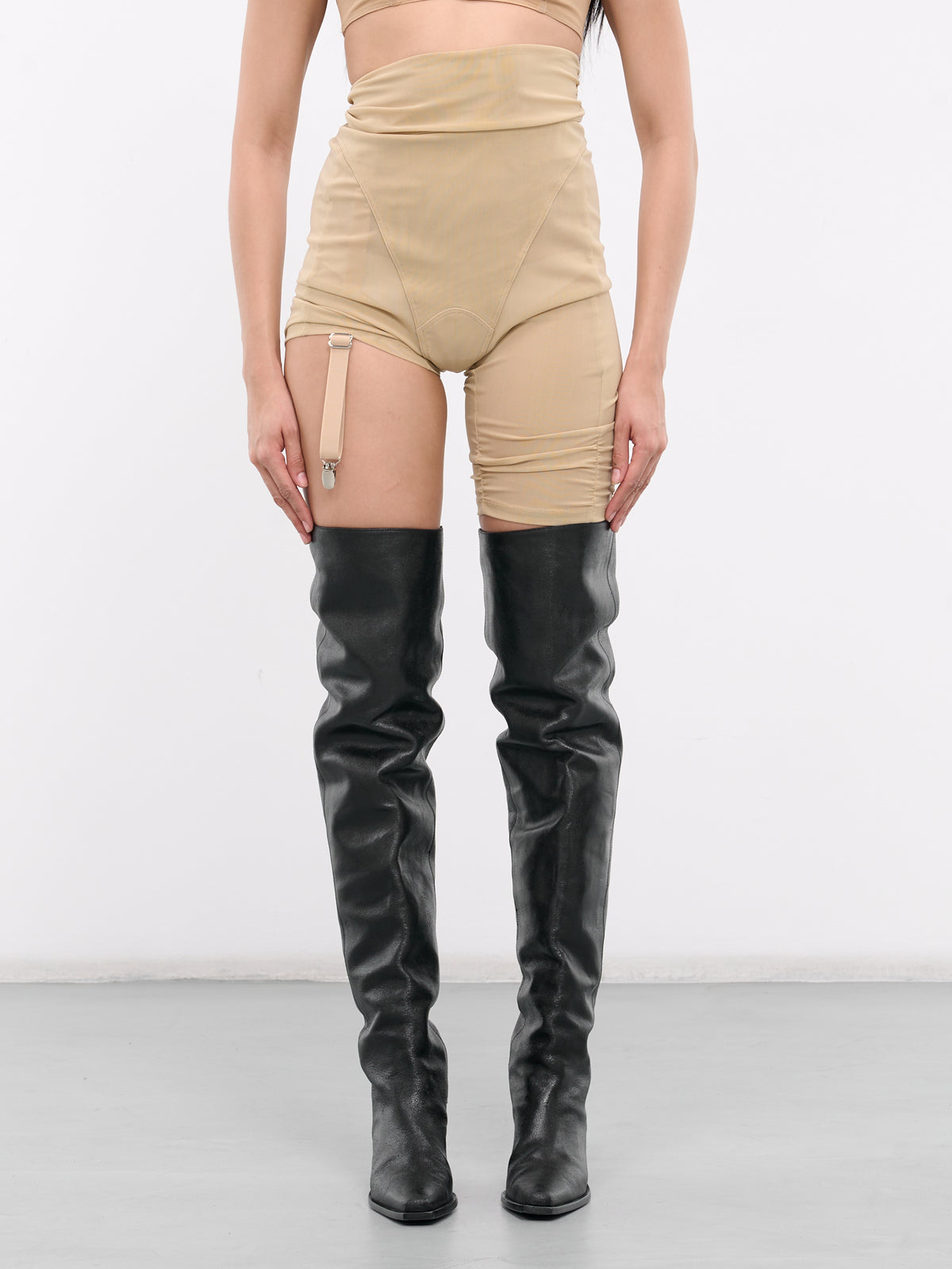 Clasped Bike Shorts (EV009YR004-NUDE)