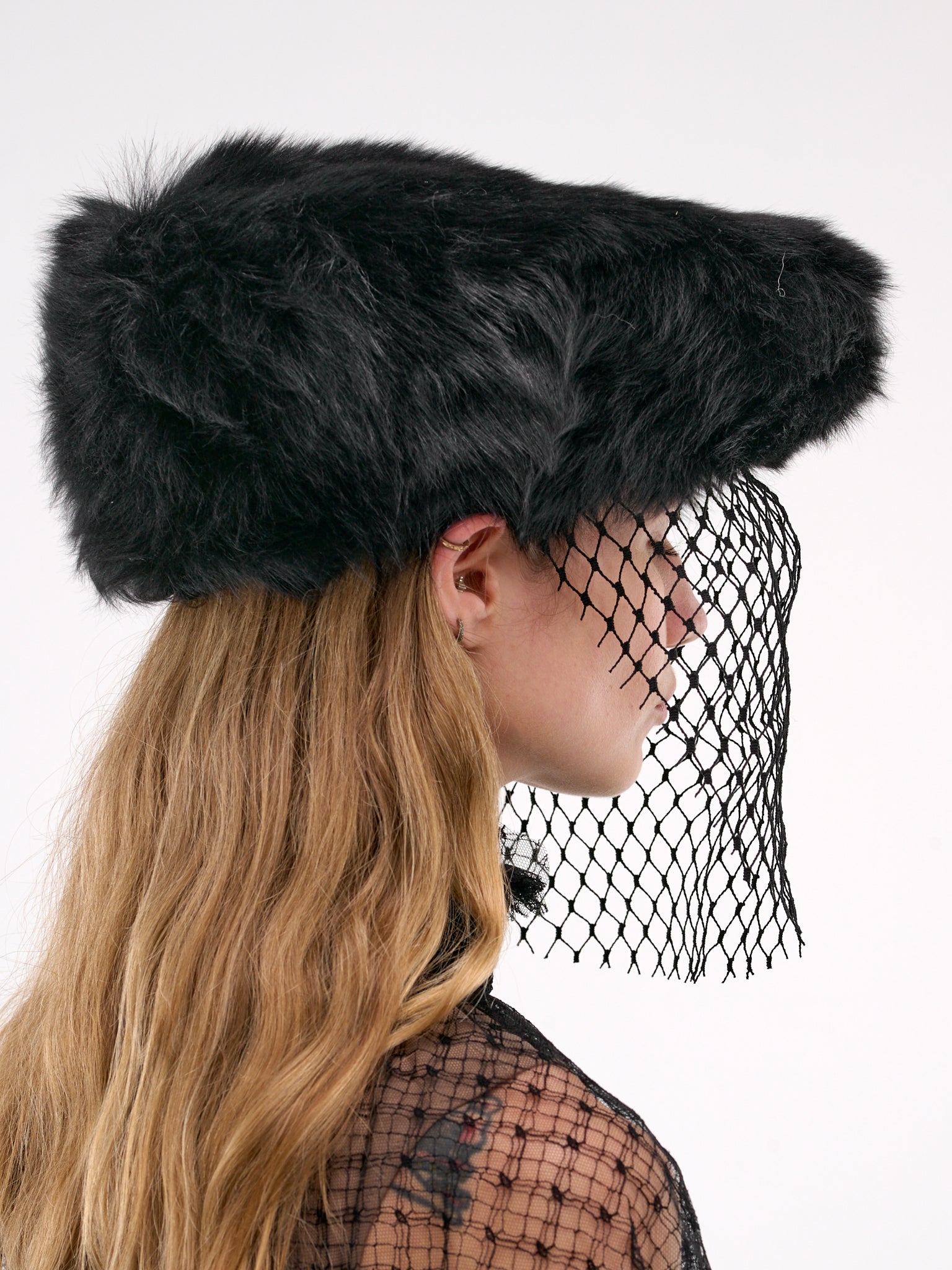 Shearling Veiled Flat Cap (FH664F-GDCRZ-N0000-BLACK)