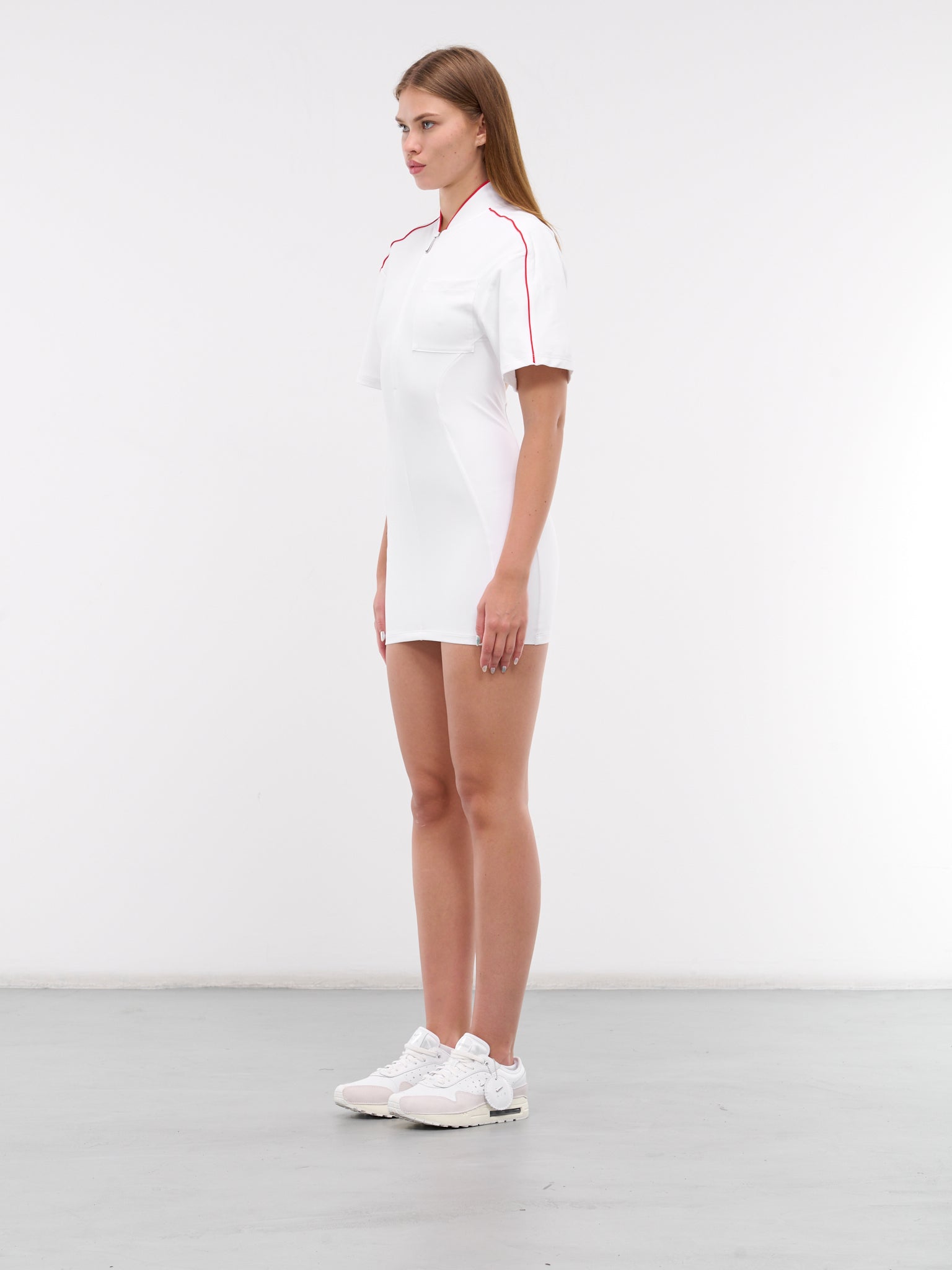 Jacquemus La Robe T-Shirt (FV5682-100-WHITE-UNIVERSITY-RE)