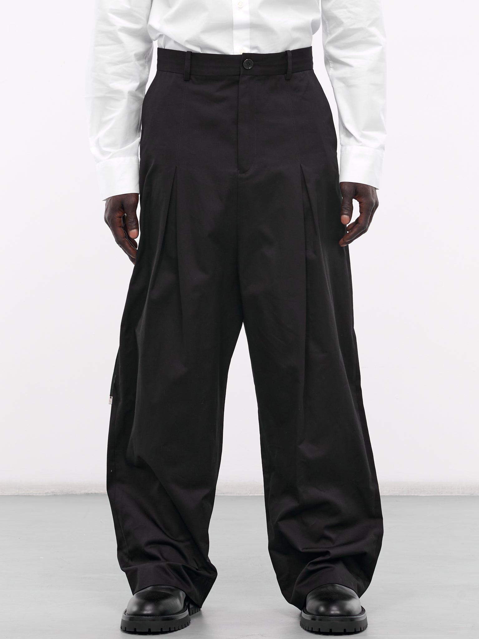 LOEWE Trousers | H. Lorenzo - front