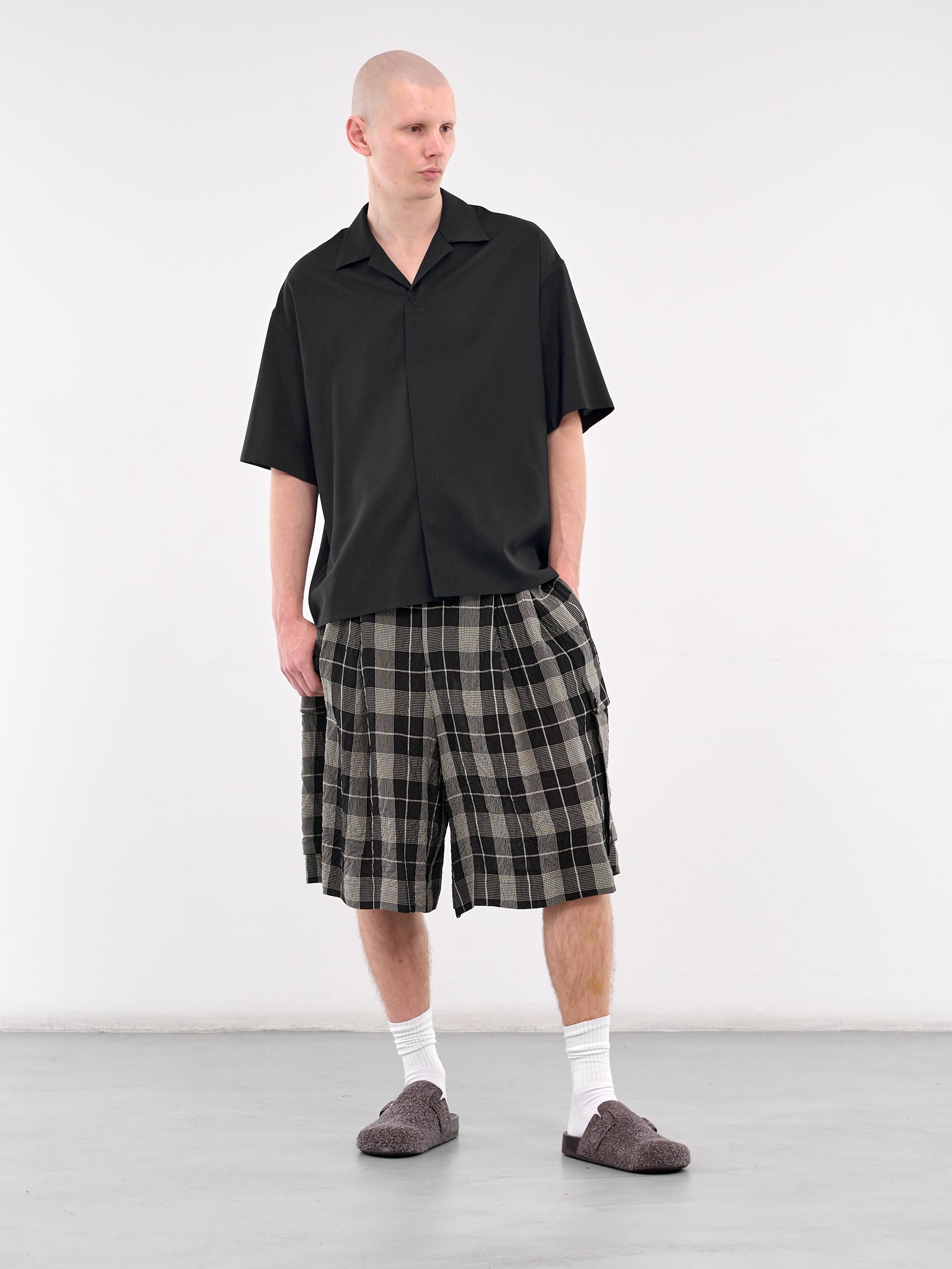 Viscose Plaid Shorts (H526Y1AW22-BLACK-WHITE)