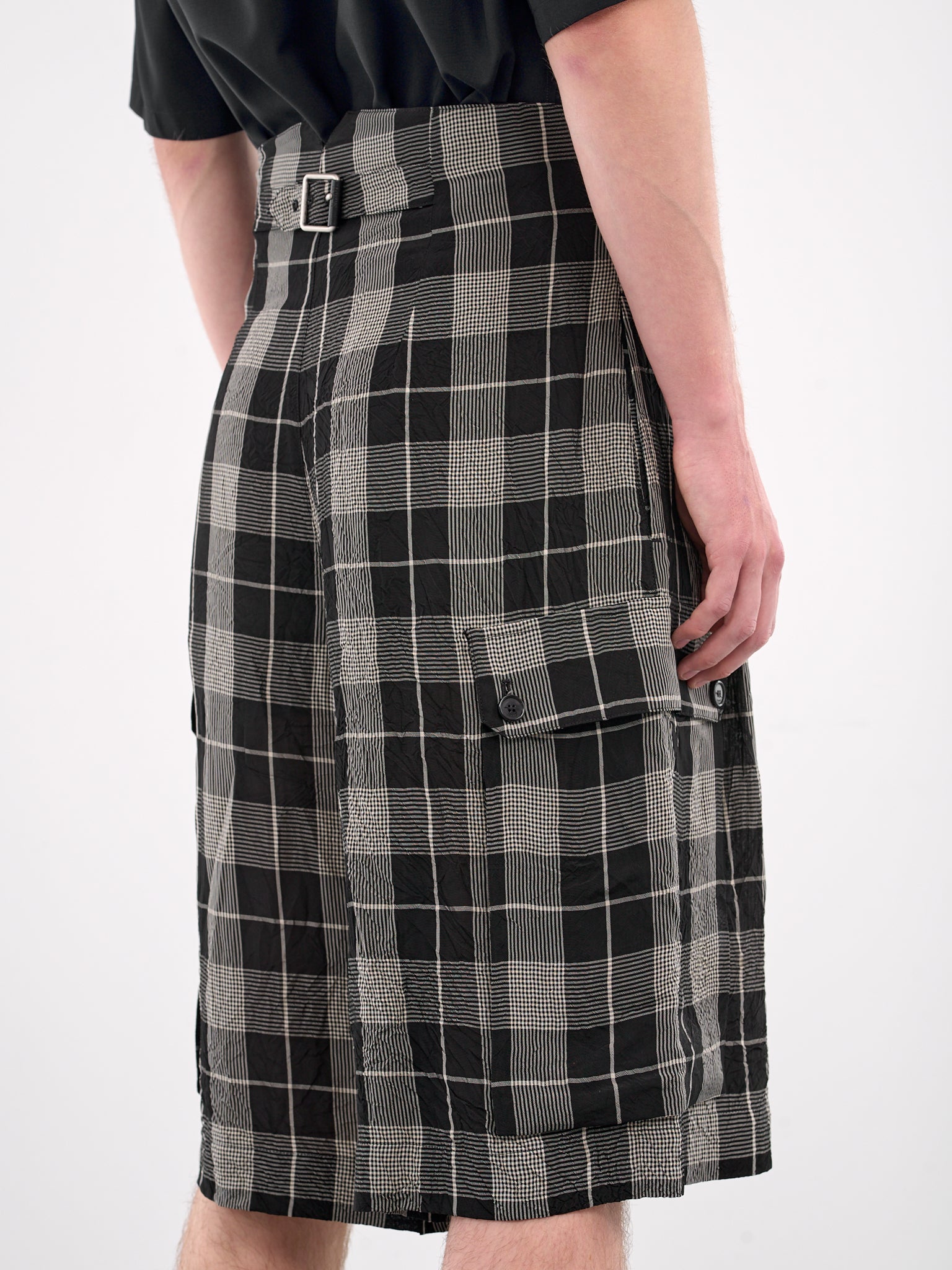 Viscose Plaid Shorts (H526Y1AW22-BLACK-WHITE)