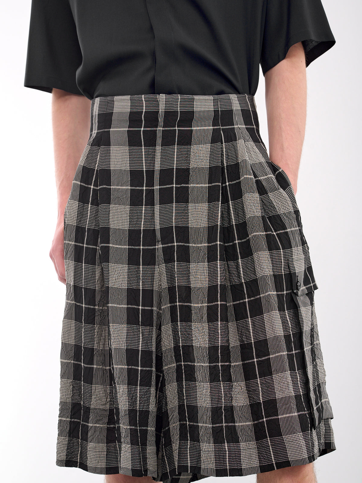 Viscose Plaid Shorts (H526Y1AW22-BLACK-WHITE)