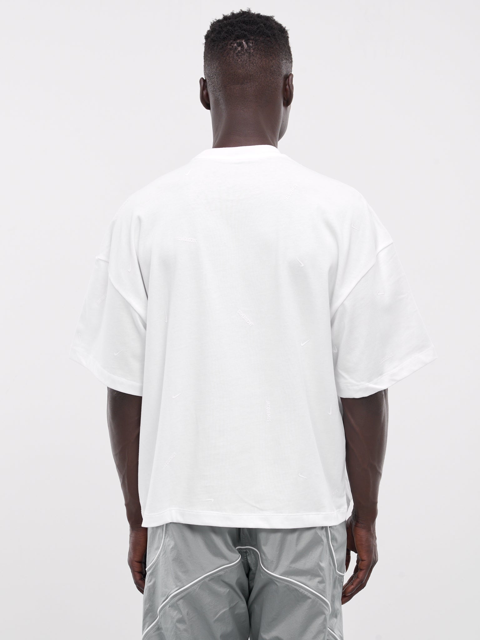 Jacquemus Le T-Shirt (HF7111-100-WHITE)