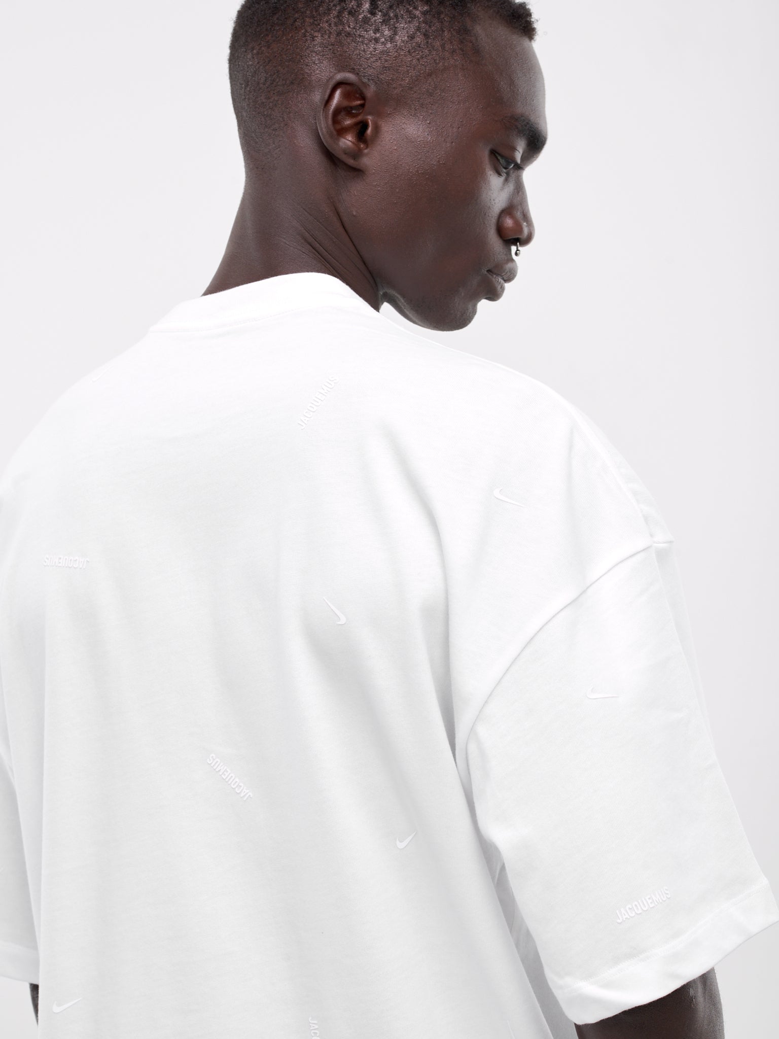 Jacquemus Le T-Shirt (HF7111-100-WHITE)