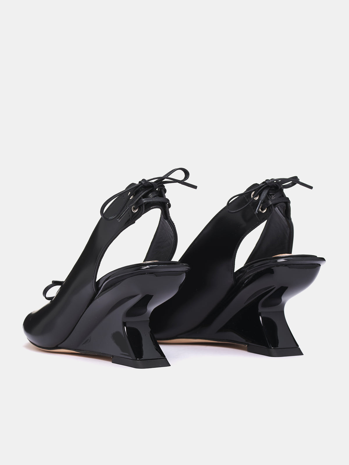 Curve Wedge Sandal (HH6-0740-BLACK)