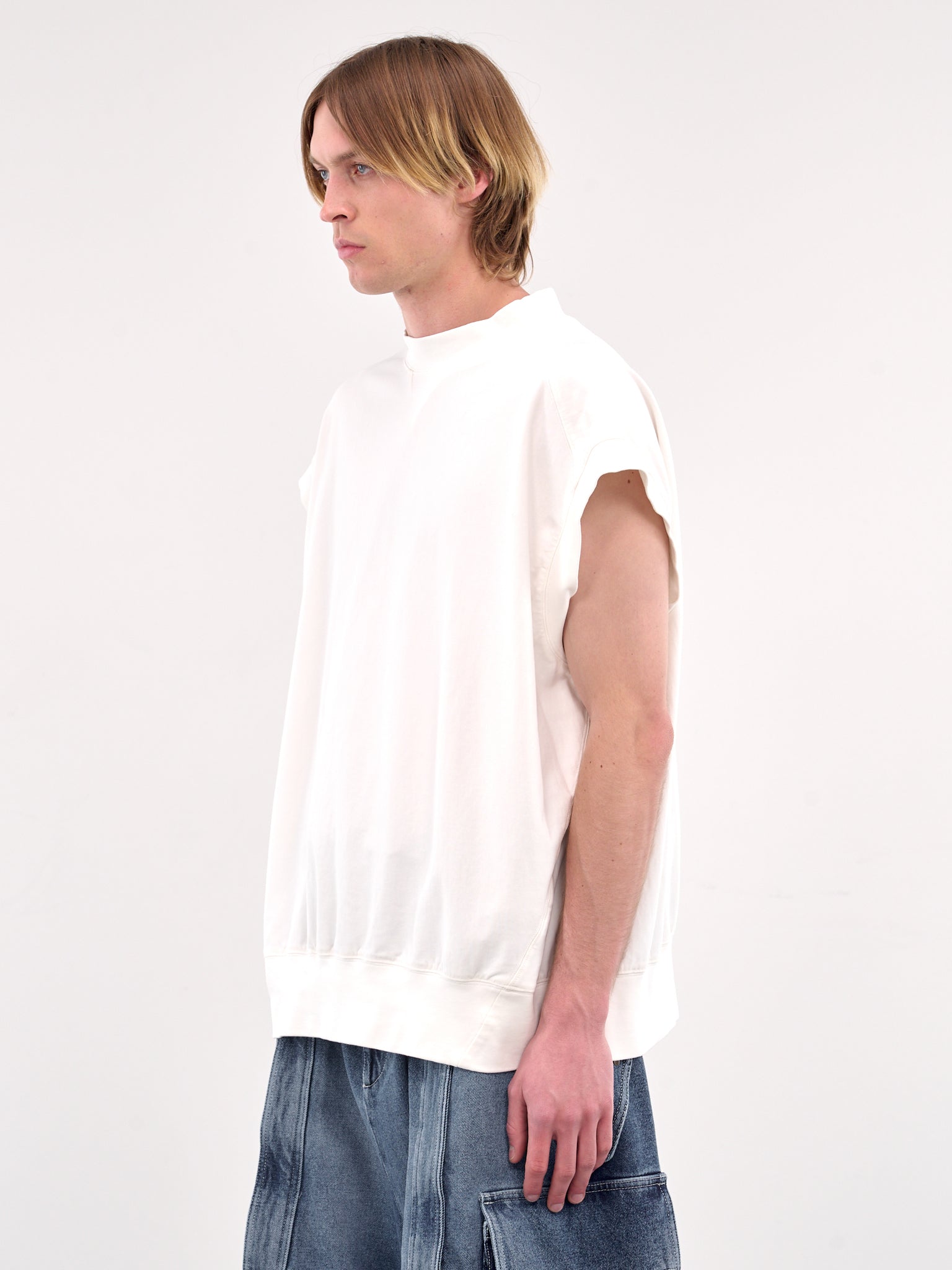 Sleeveless Crewneck Tee (HMMA70013T-NATURAL)